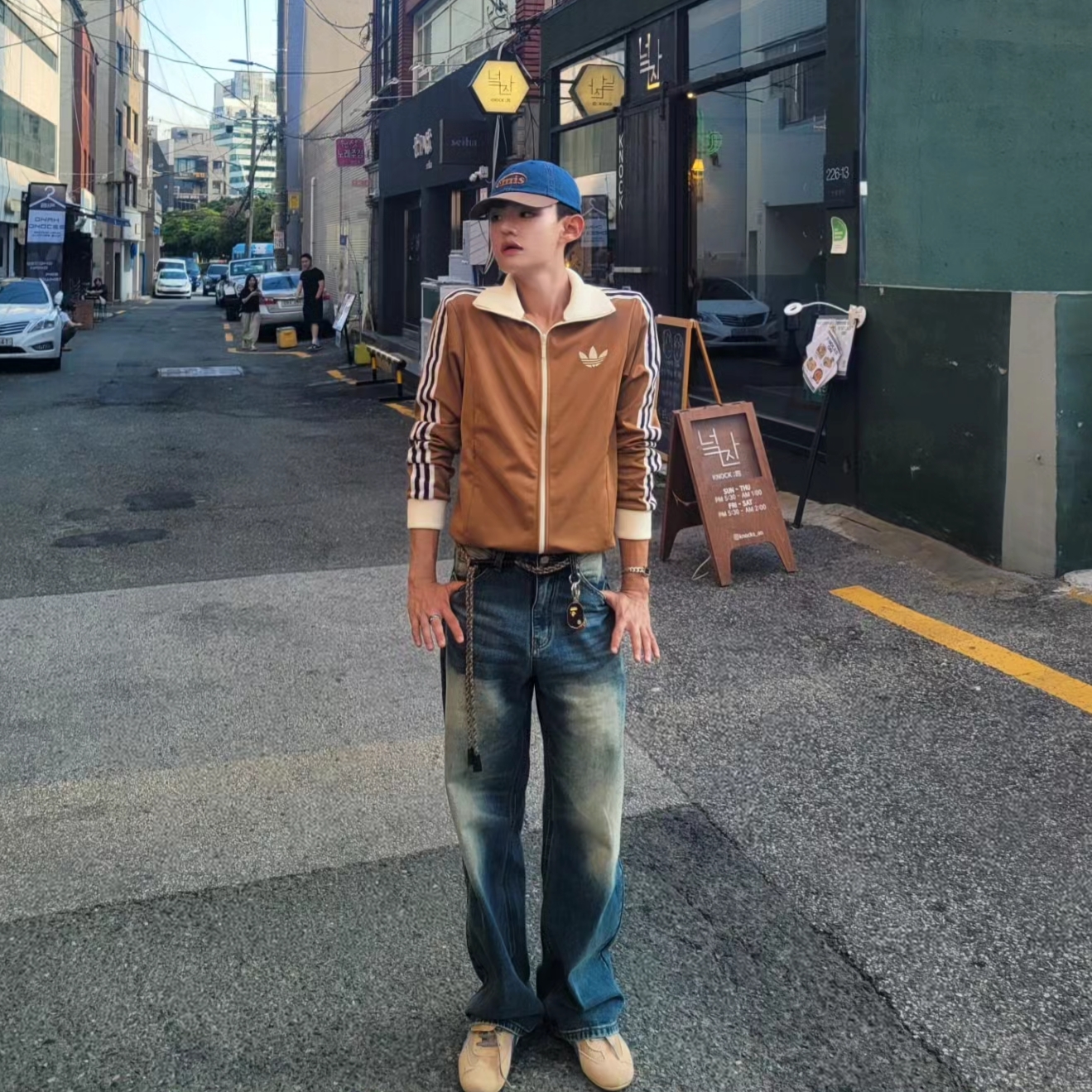 Emis Washed Denim Ball Cap Blue Brown 착용 스타일