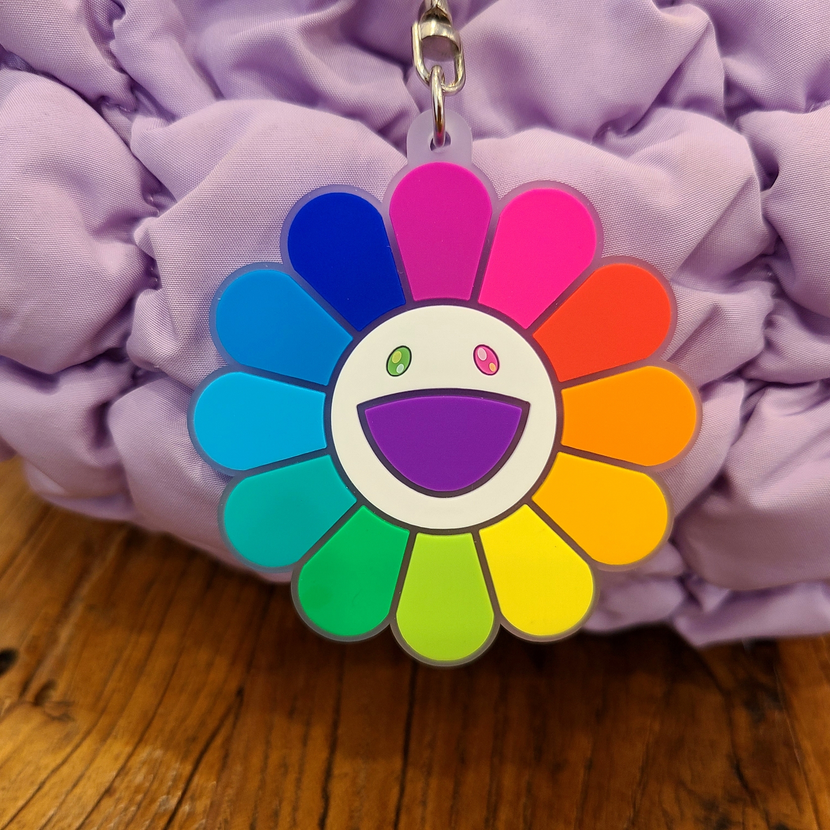 Kaikai Kiki Flower Rubber Keyring Clear Rainbow White, COS Quilted Micro Bag Purple 착용 스타일 - 2