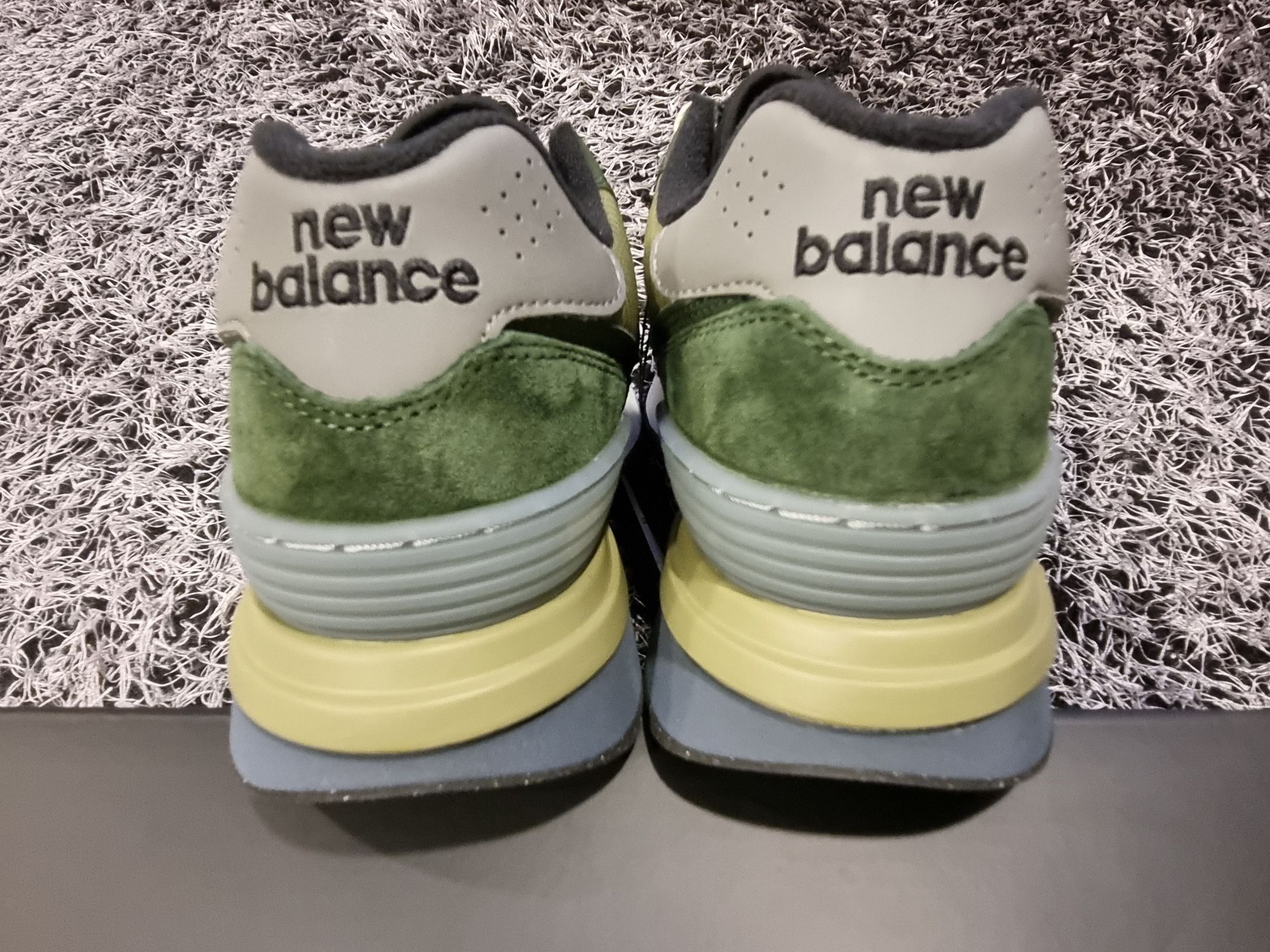 New Balance x Stone Island 574 Legacy Dark Green 착용 스타일 - 6