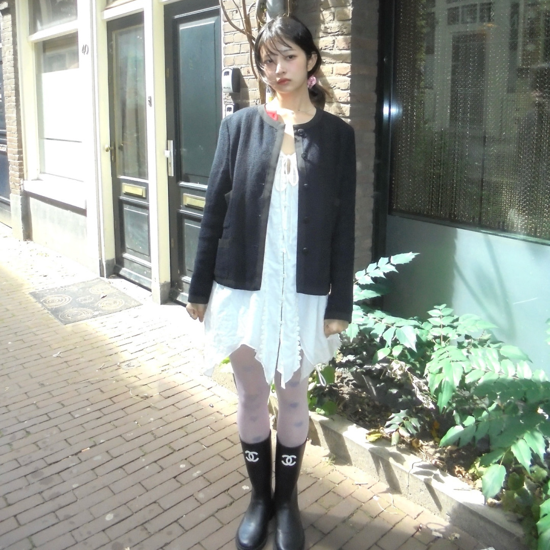 (W) Chanel Boots Caoutchouc & Black 착용 스타일 - 2