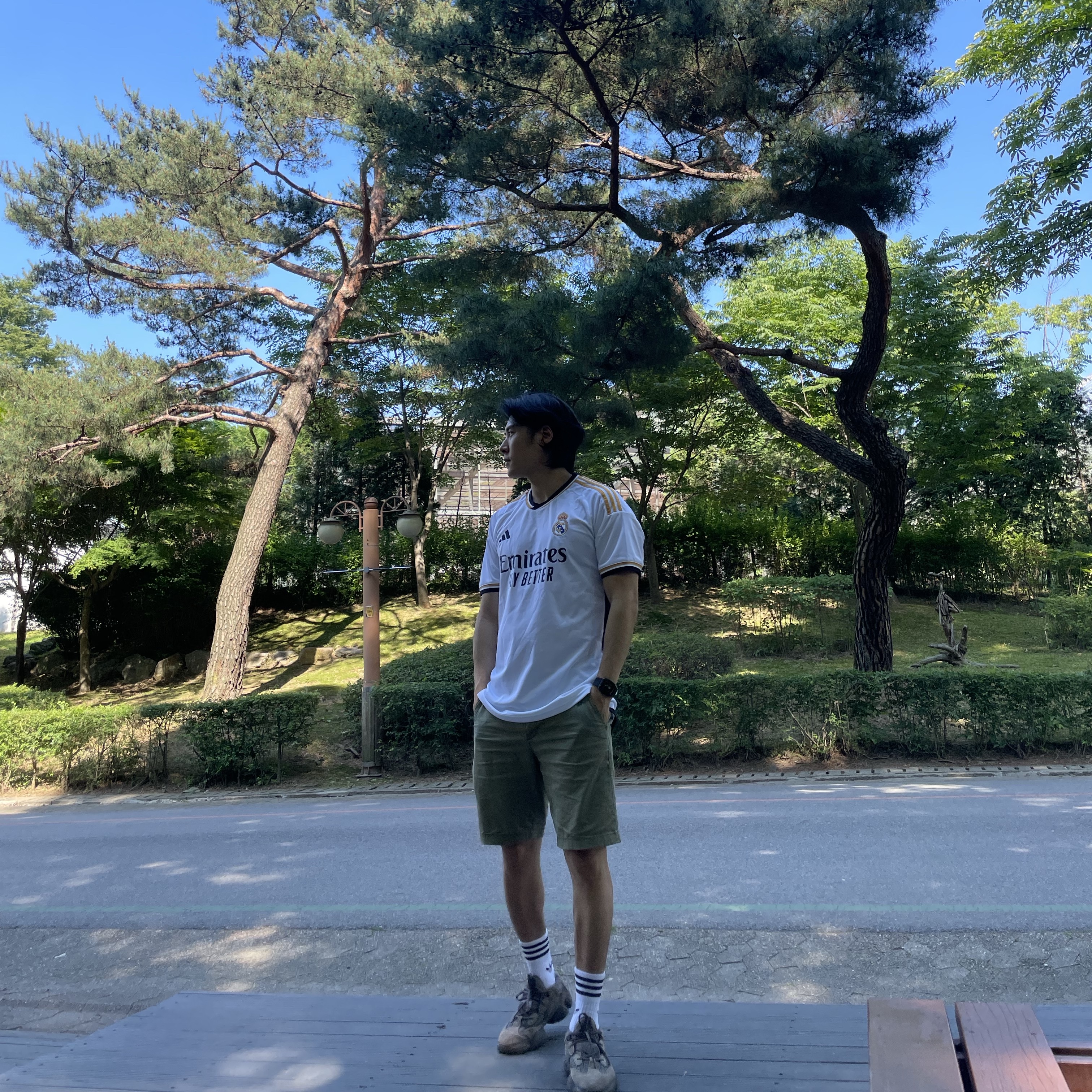 Adidas Real Madrid 2023/24 Home Jersey White - KR Sizing (Non Marking Ver.), Adidas Yeezy 500 Clay Brown 착용 스타일 - 2