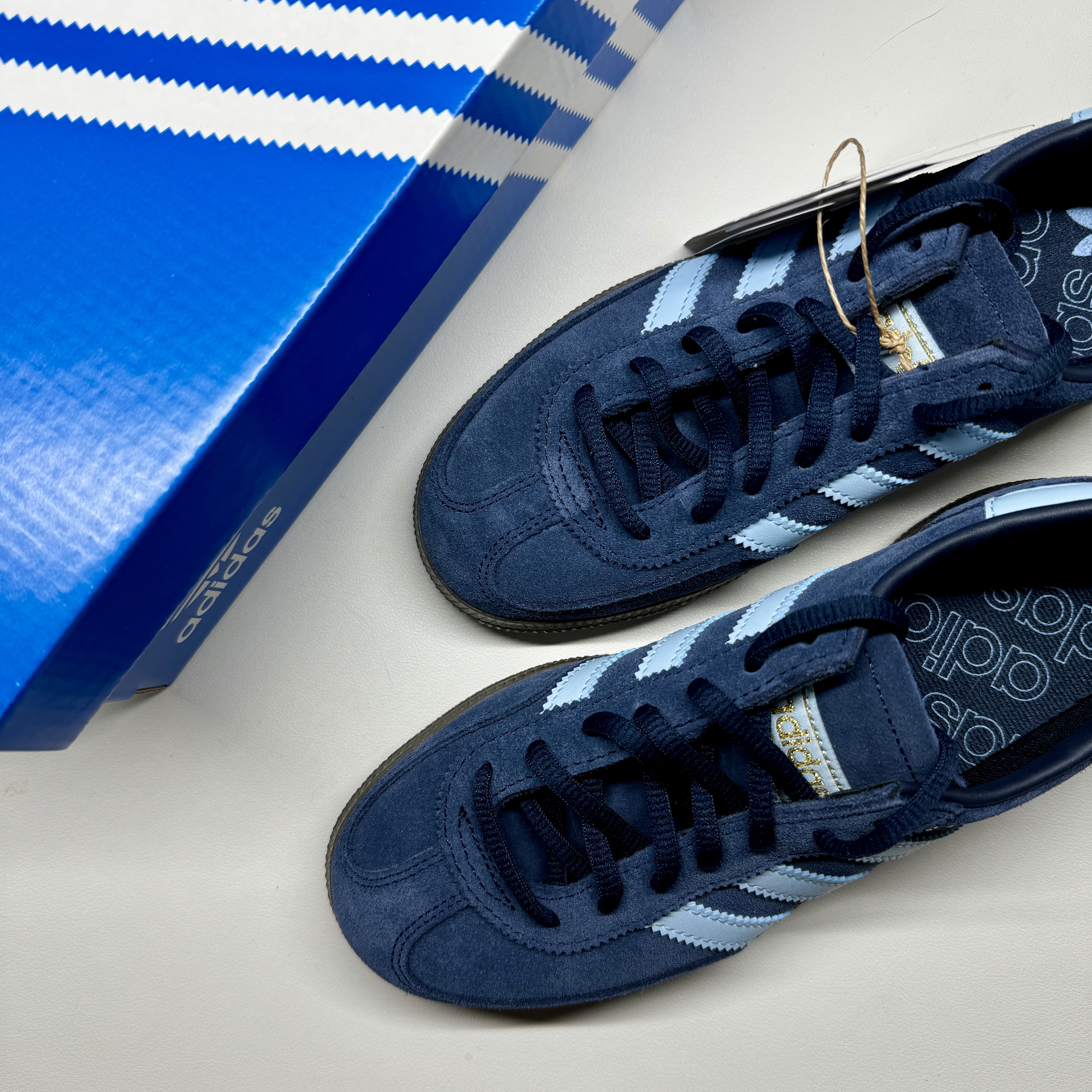 Adidas Spezial Handball Collegiate Navy 착용 스타일