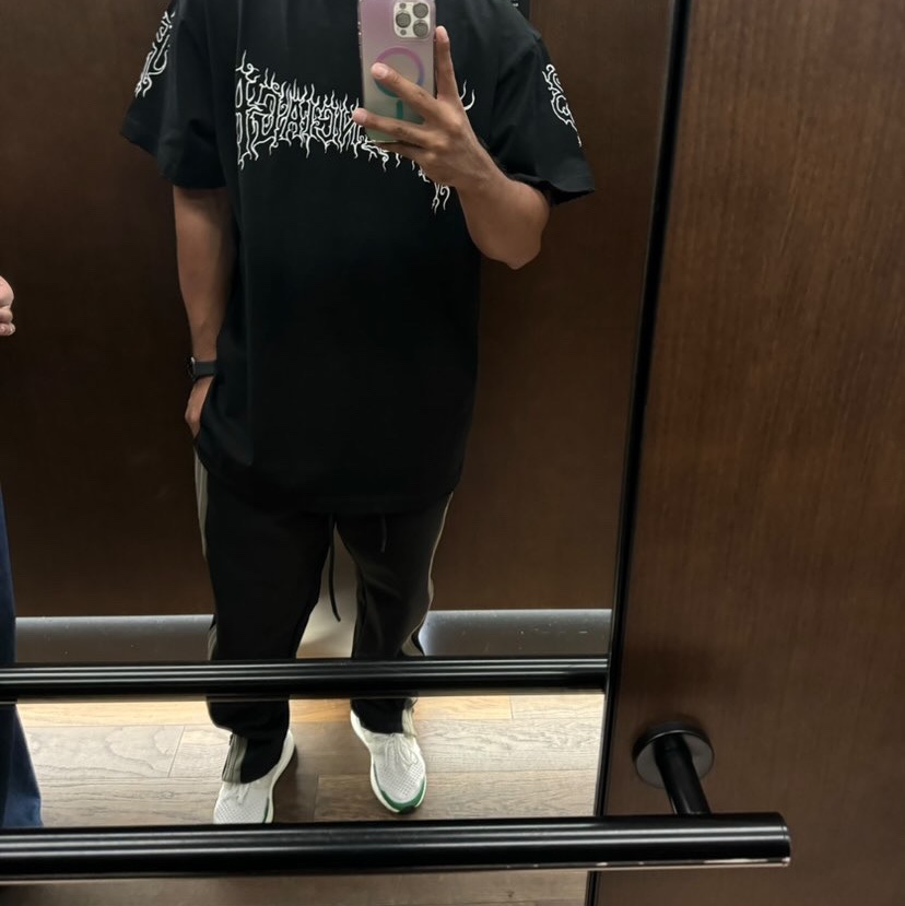 Balenciaga Darkwave T-Shirt Oversized in Black, Adidas x Fear of God Athletics Suede Fleece Pants Black - KR Sizing 착용 스타일
