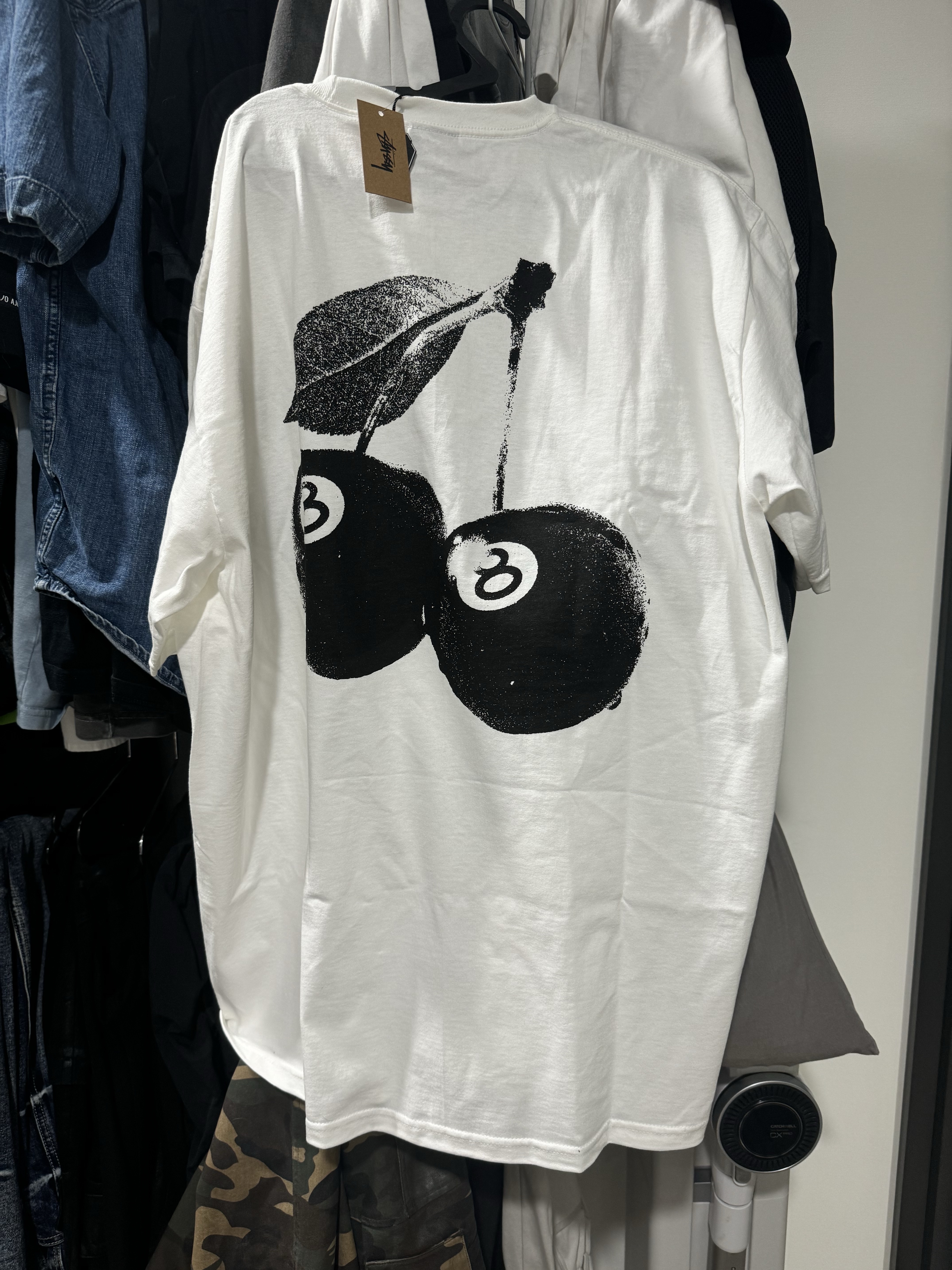 Stussy Cherries T-Shirt White 착용 스타일