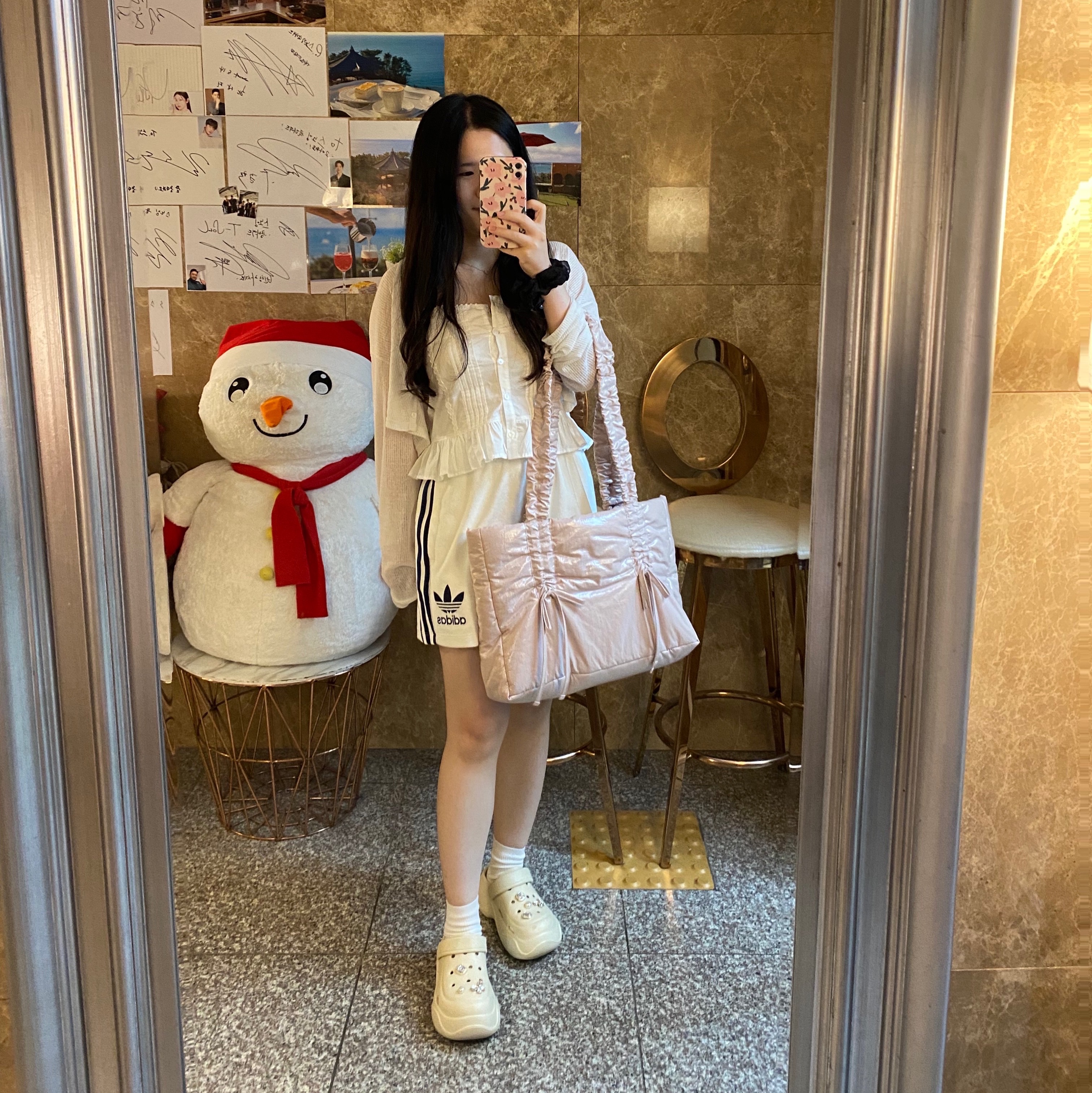 (W) Adidas Terry Shorts Off White - KR Sizing 착용 스타일 - 1