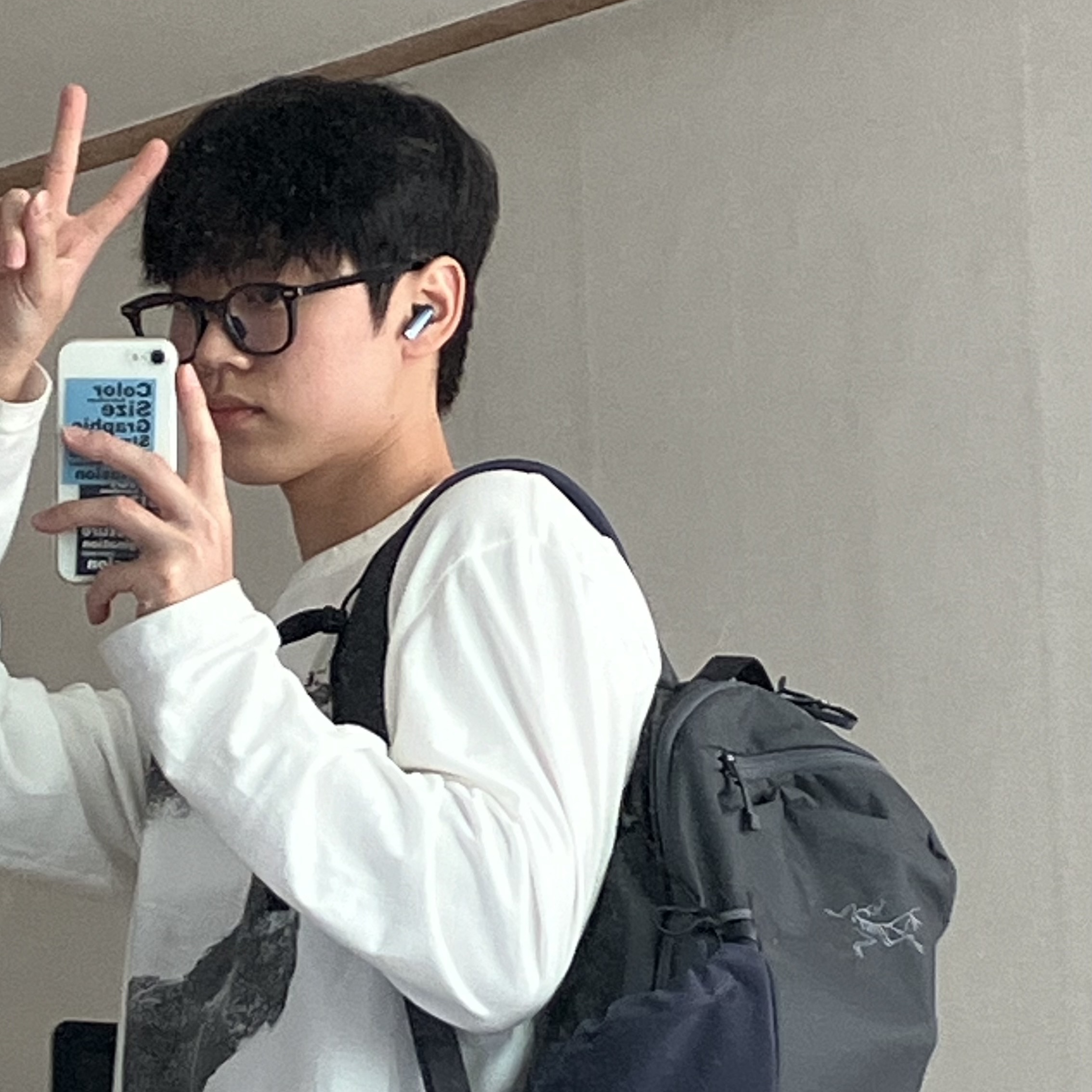 Arc'teryx Mantis 16 Backpack Black 착용 스타일