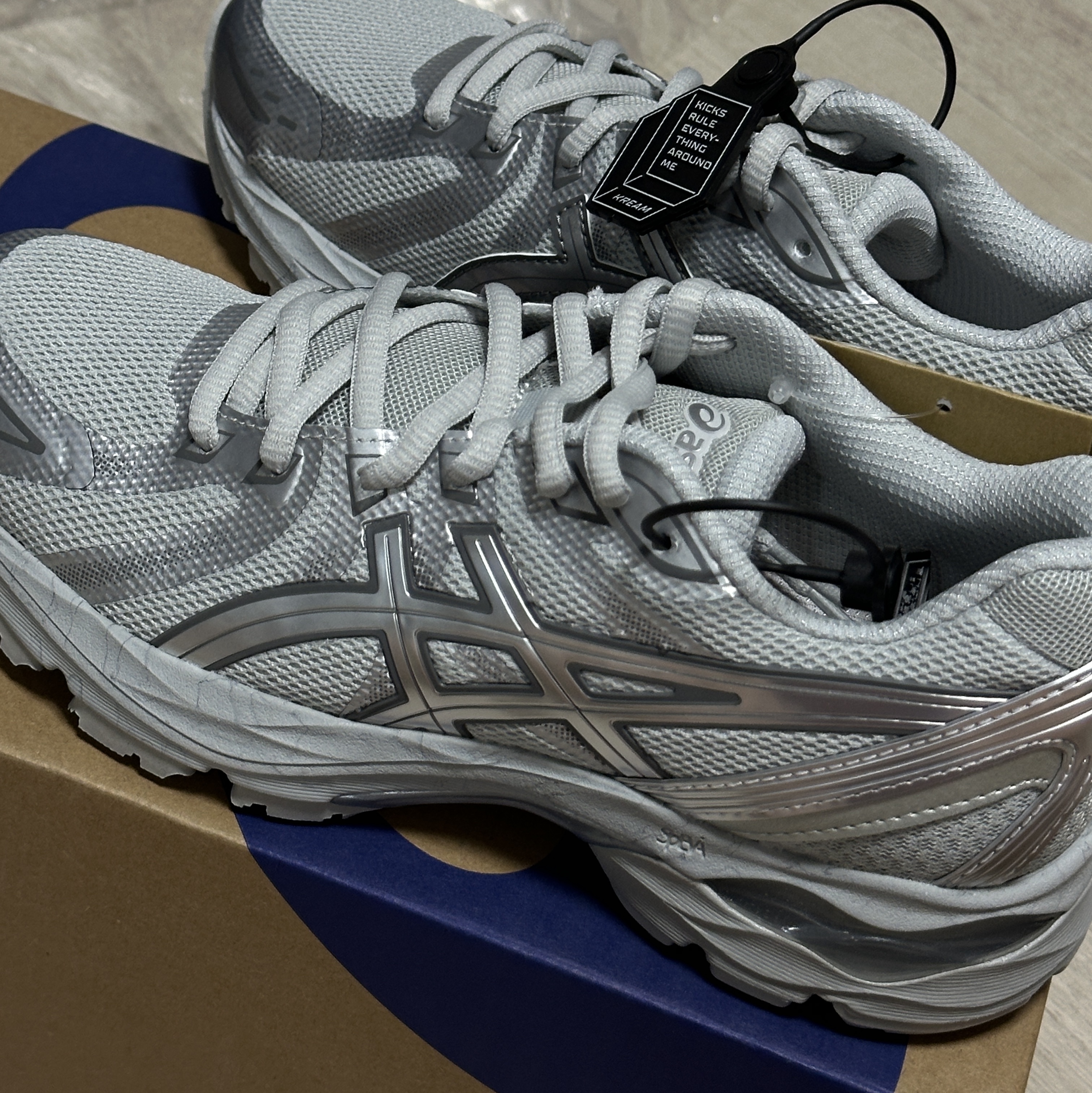 (W) Asics Gel-Flux 4 CN Gray Silver 착용 스타일