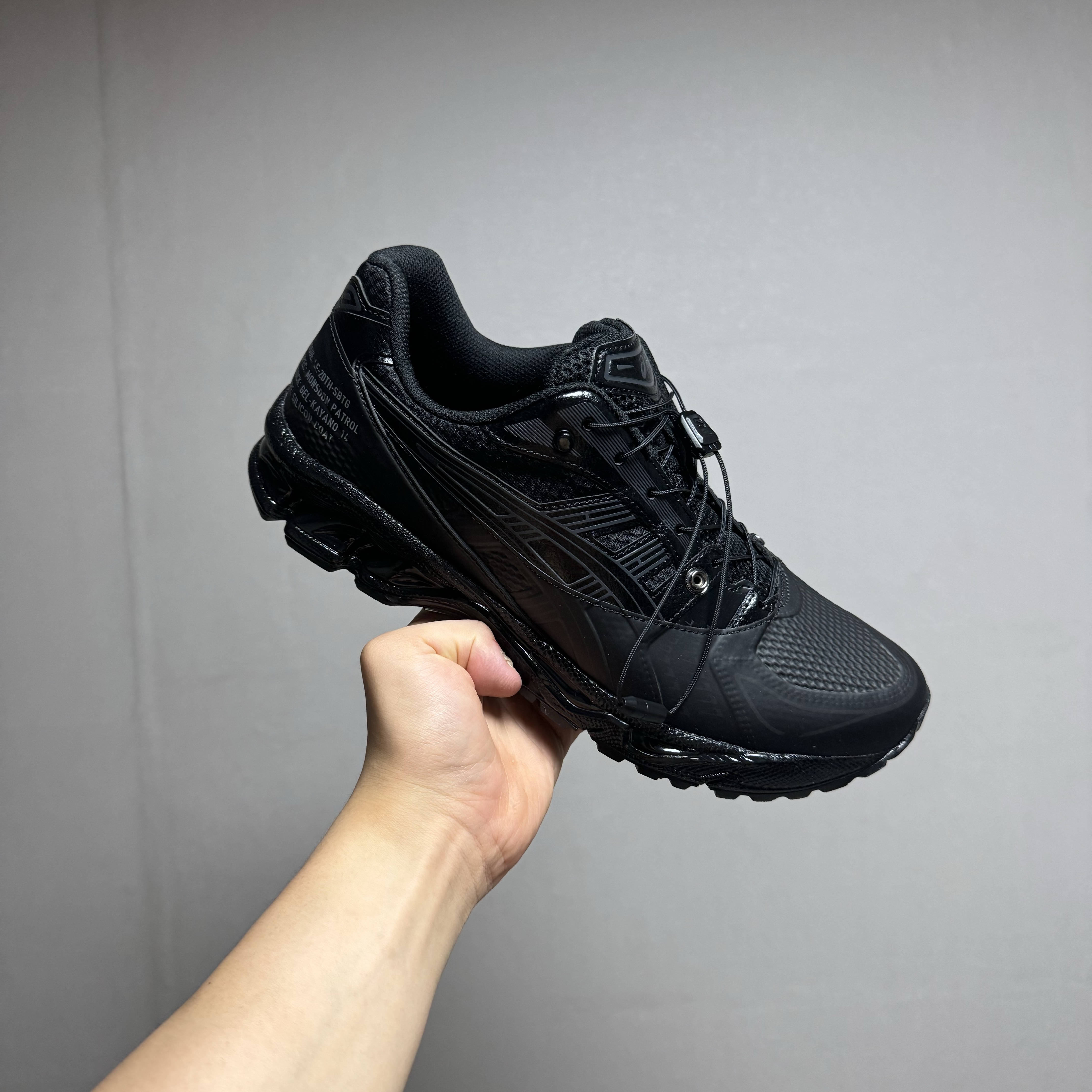 Asics x Limited Edt x SBTG Gel-Kayano 14 Monsoon Patrol Black 착용 스타일