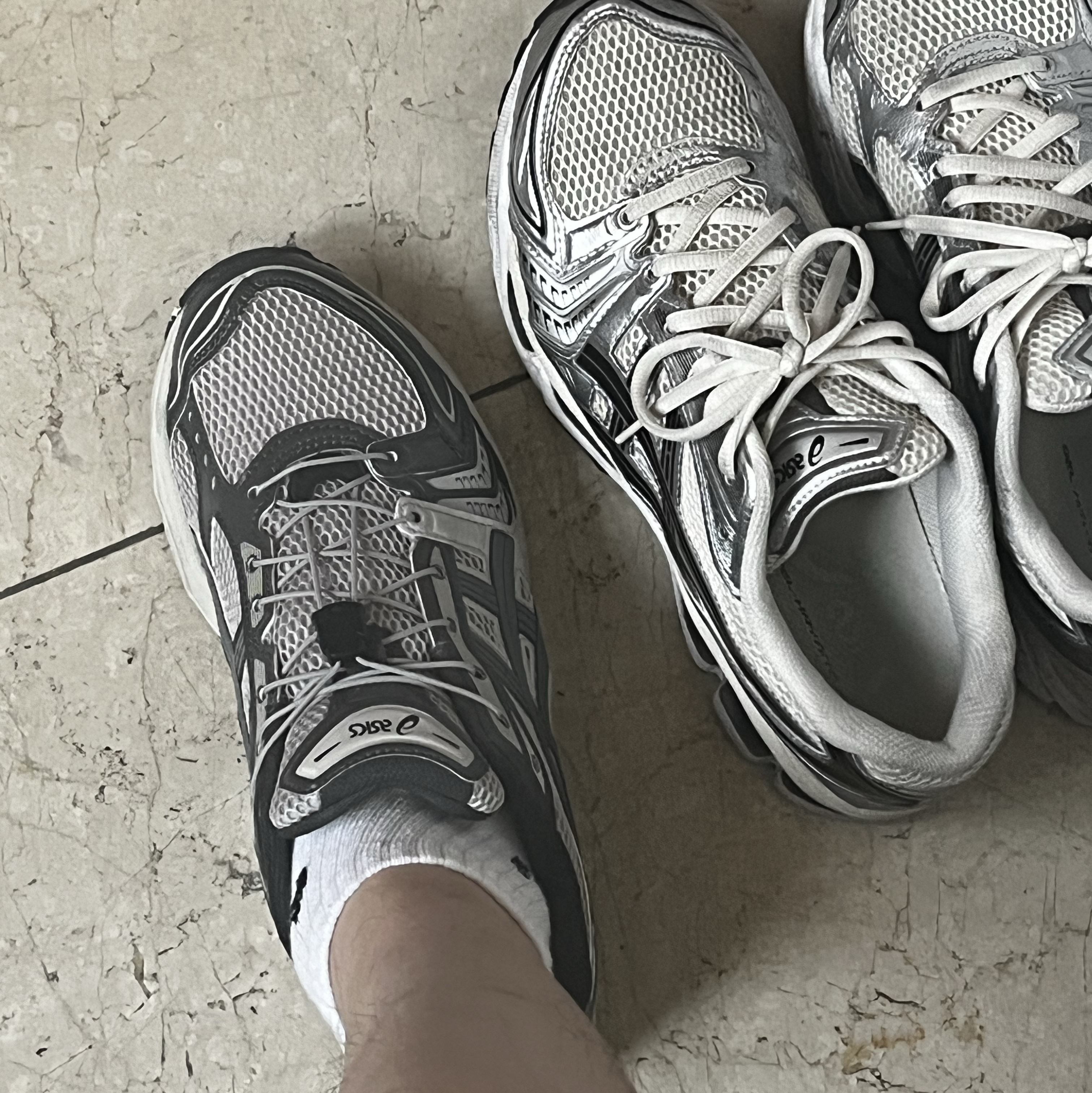 Asics Unlimited Gel-Kayano 14 Oyster Grey Clay Grey 착용 스타일 - 2