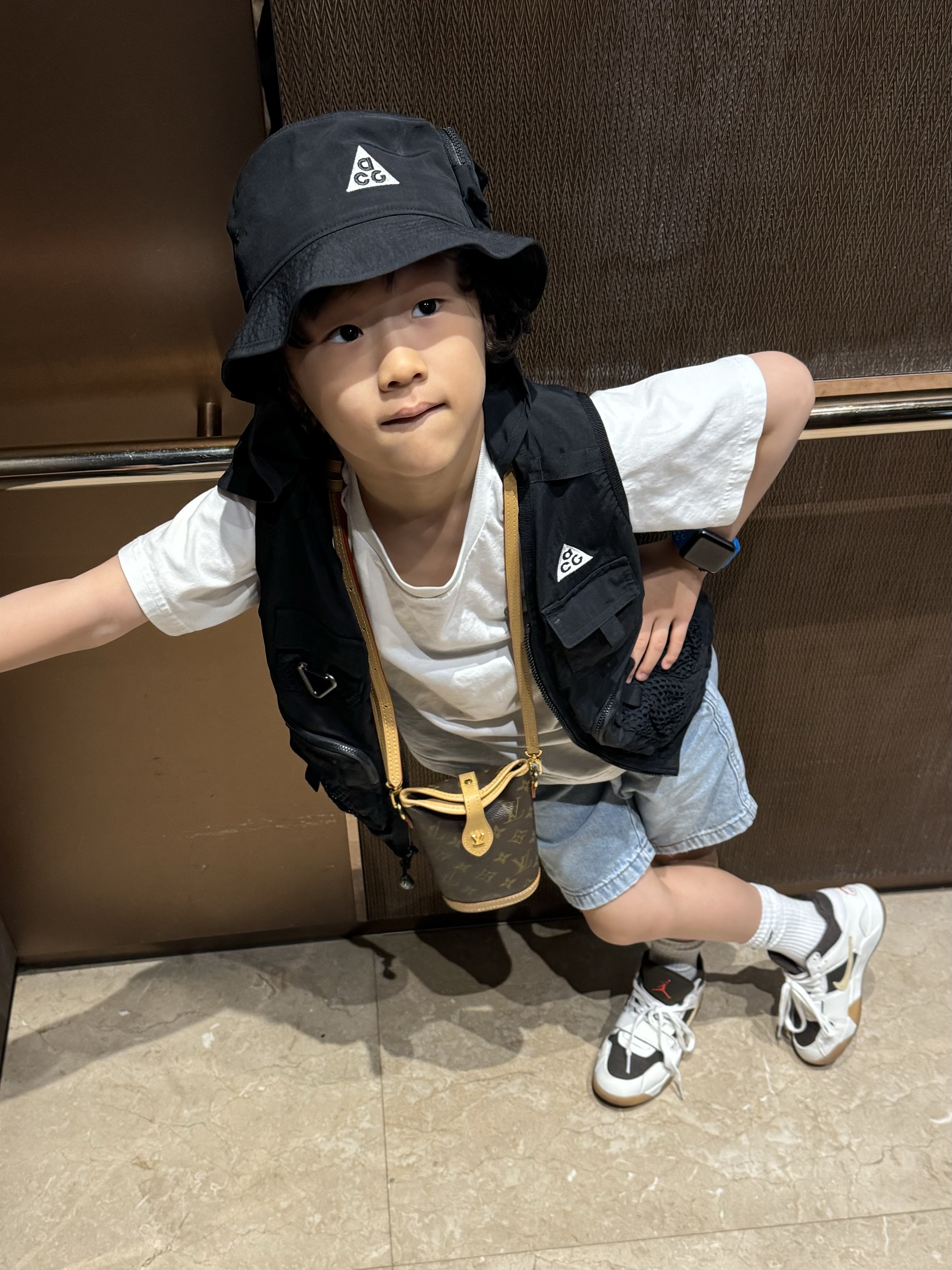 (PS) Jordan x Travis Scott Jumpman Jack TR Sail and Dark Mocha, (Kids) Nike ACG Utility Vest Black 착용 스타일 - 6