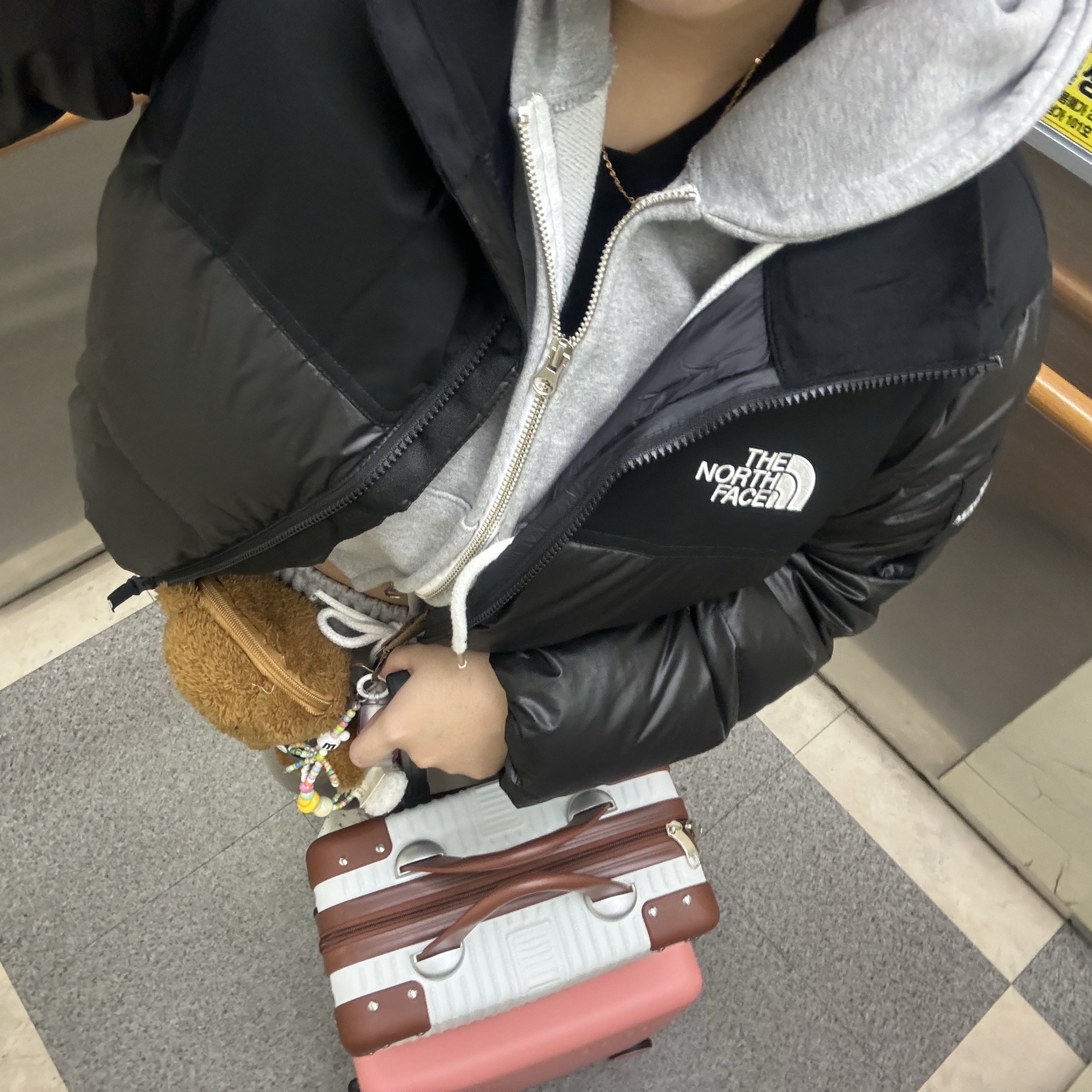(W) The North Face White Label Novelty Nuptse Down Jacket Black 착용 스타일