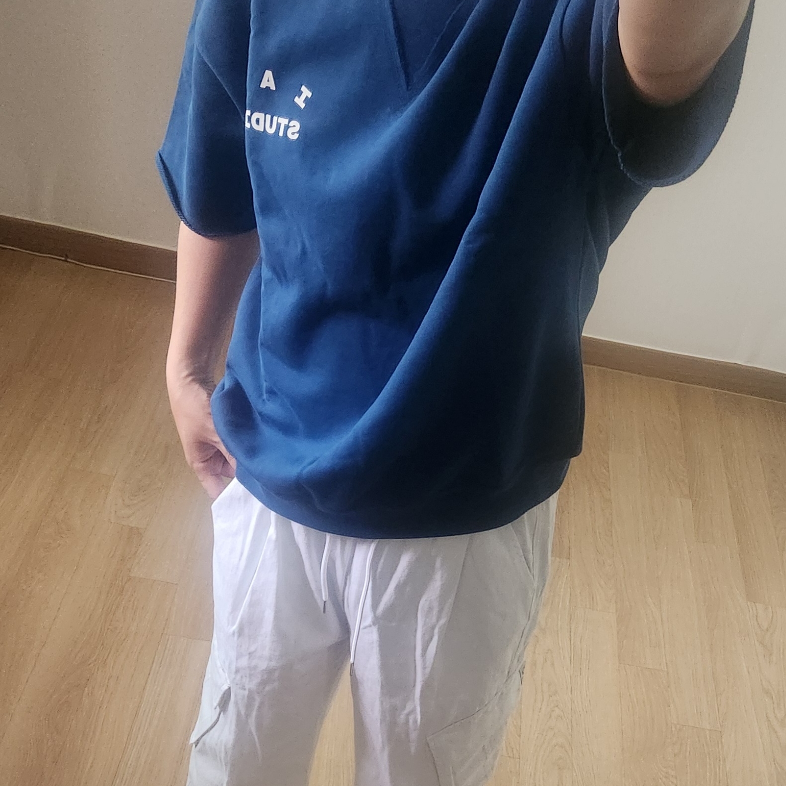 IAB Studio Heavy Short Sleeve Sweatshirt Navy - 23FW 착용 스타일