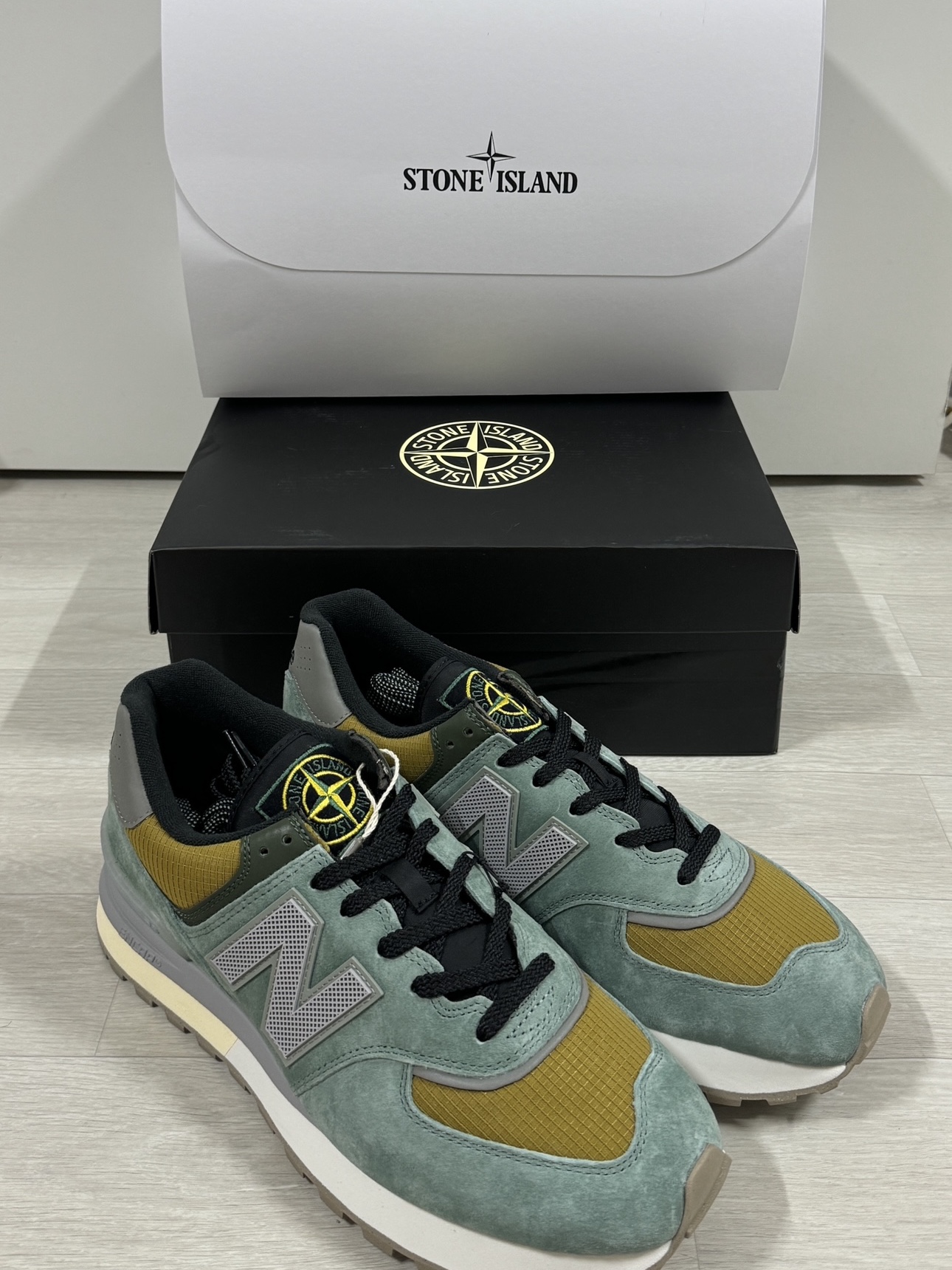 New Balance x Stone Island 574 Legacy Light Green 착용 스타일