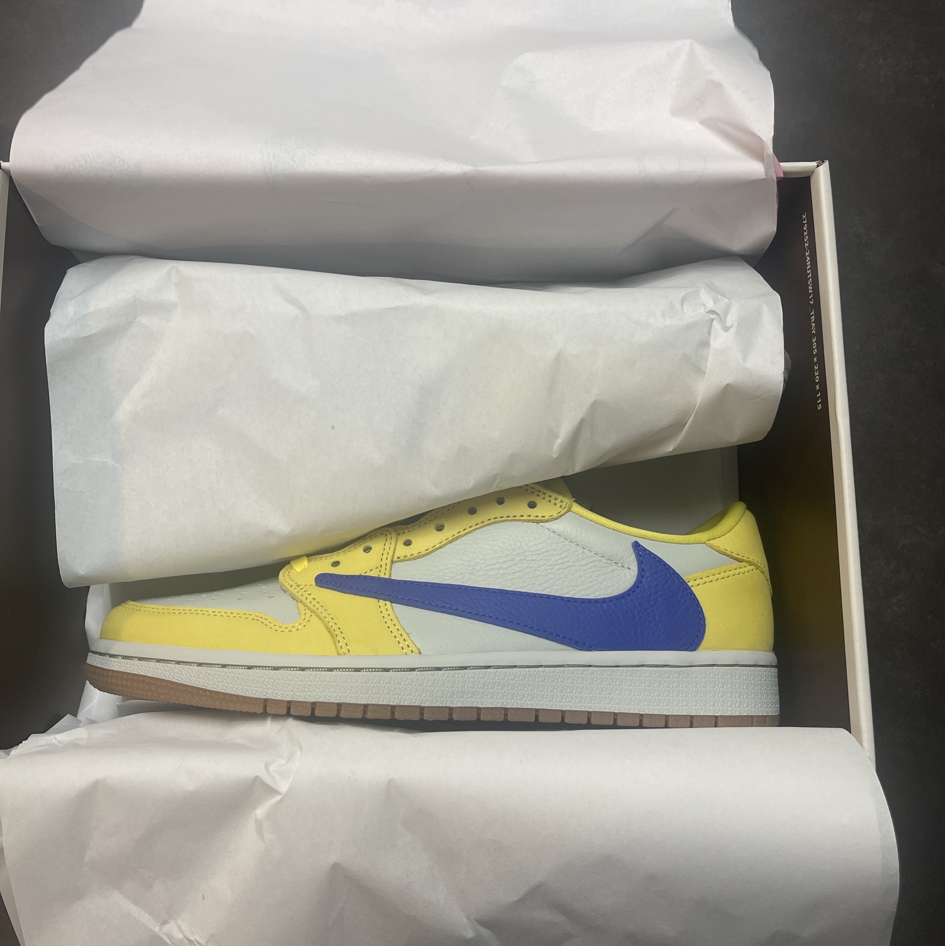 (W) Jordan 1 x Travis Scott Retro Low OG SP Canary 착용 스타일
