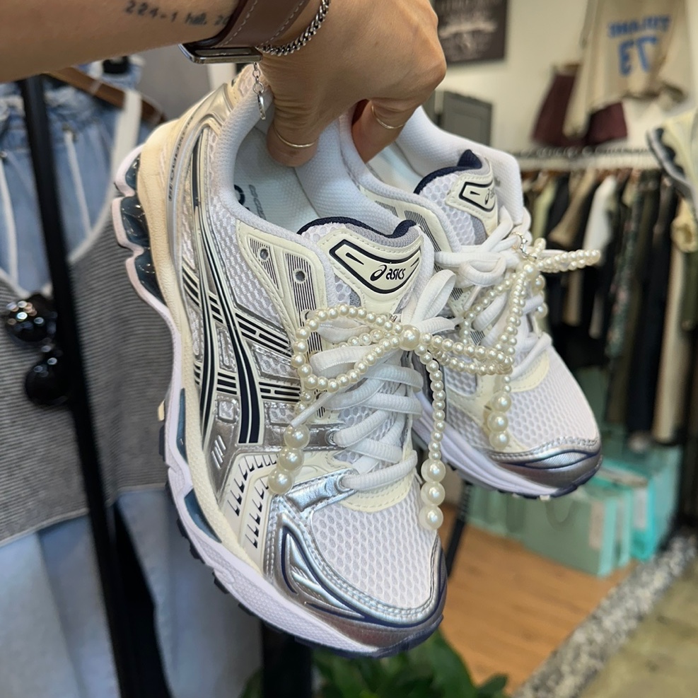(W) Asics Gel-Kayano 14 White Midnight 착용 스타일 - 1