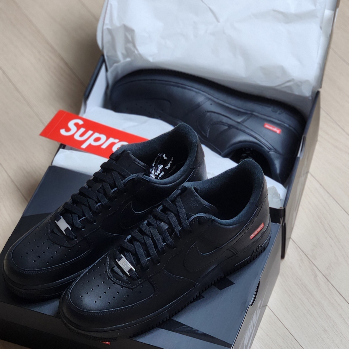 Nike x Supreme Air Force 1 Low Black 착용 스타일