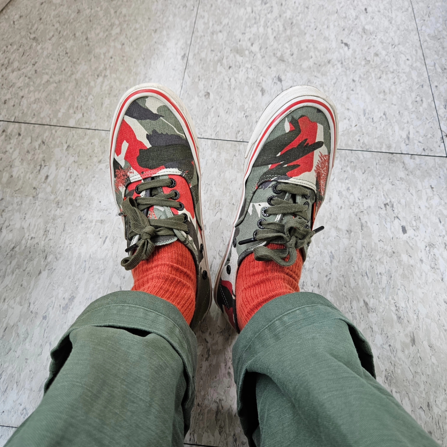 Vans Vault x Nigel Cabourn OG Authentic LX Army Green Camo, Orslow 5002 US Army Fatigue Pants Green 착용 스타일 - 4