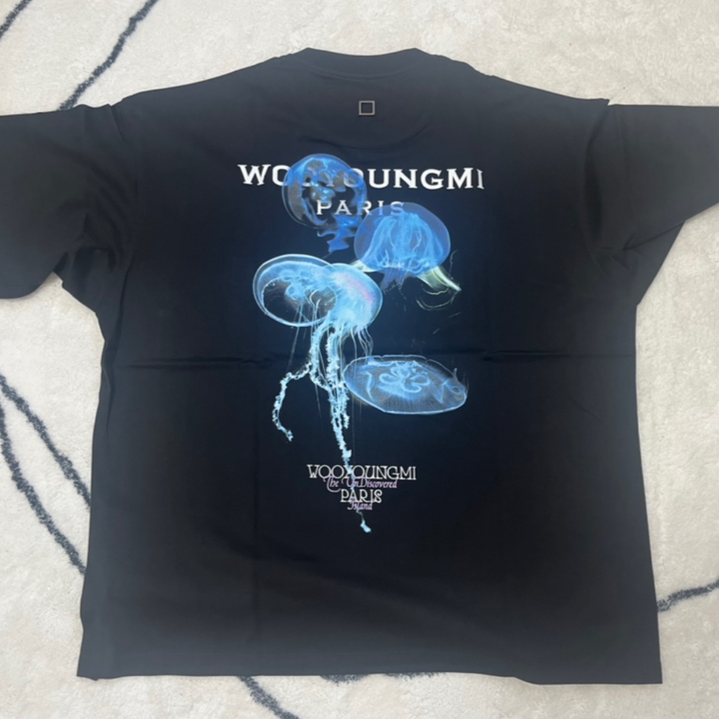 Wooyoungmi Luminous Jellyfish Back Logo T-Shirt Black - 24SS 착용 스타일