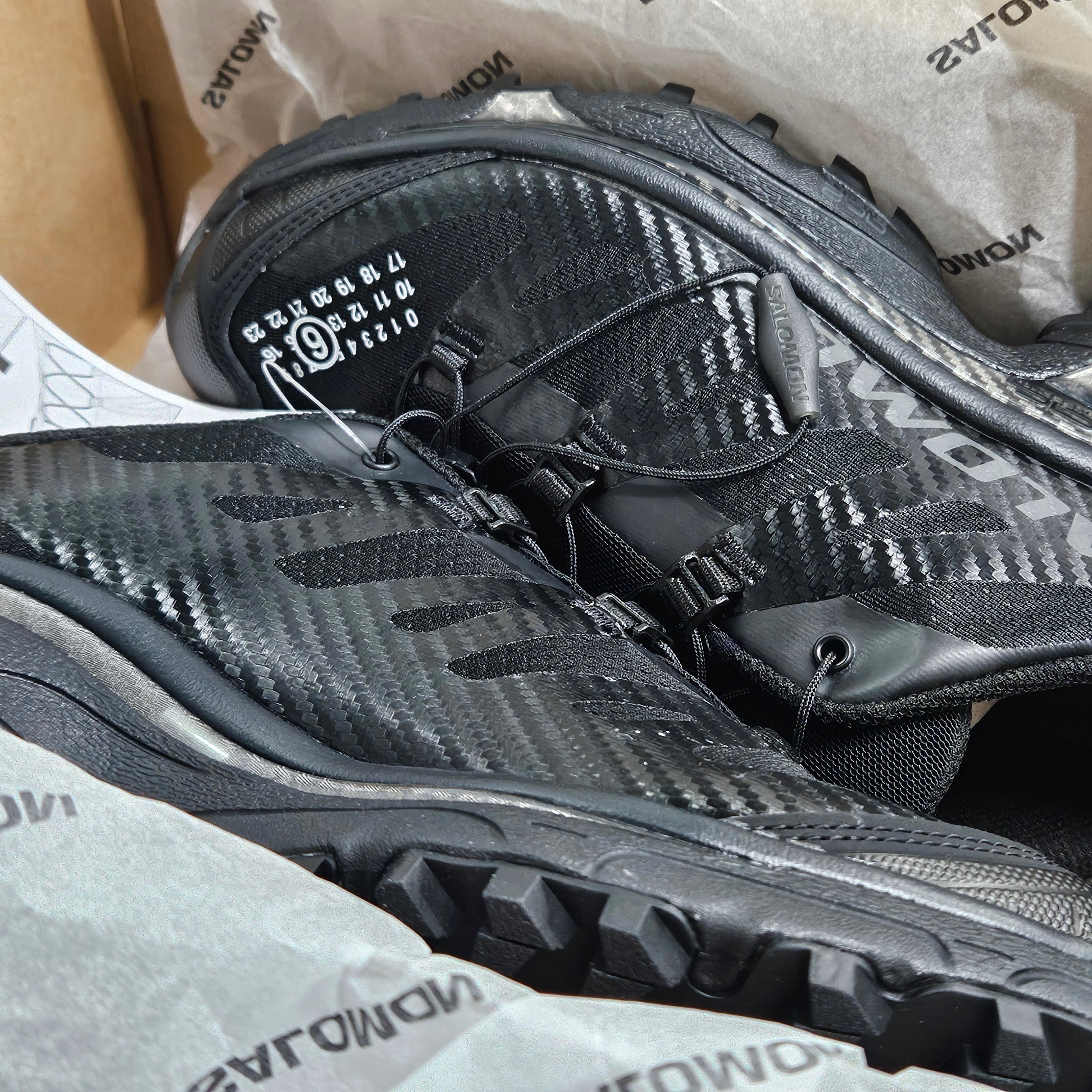Salomon x MM6 Maison Margiela XT-4 Mule Black 착용 스타일