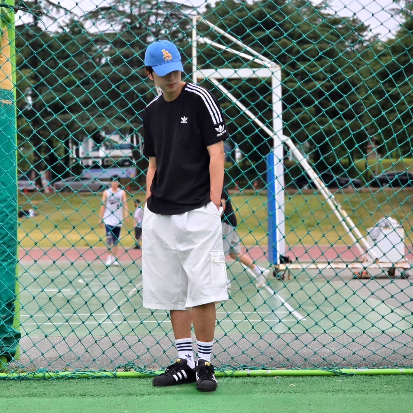 Adidas Adicolor Classics 3-Stripes T-Shirt Black - KR Sizing, Adidas Superstar Core Black White 착용 스타일 - 2