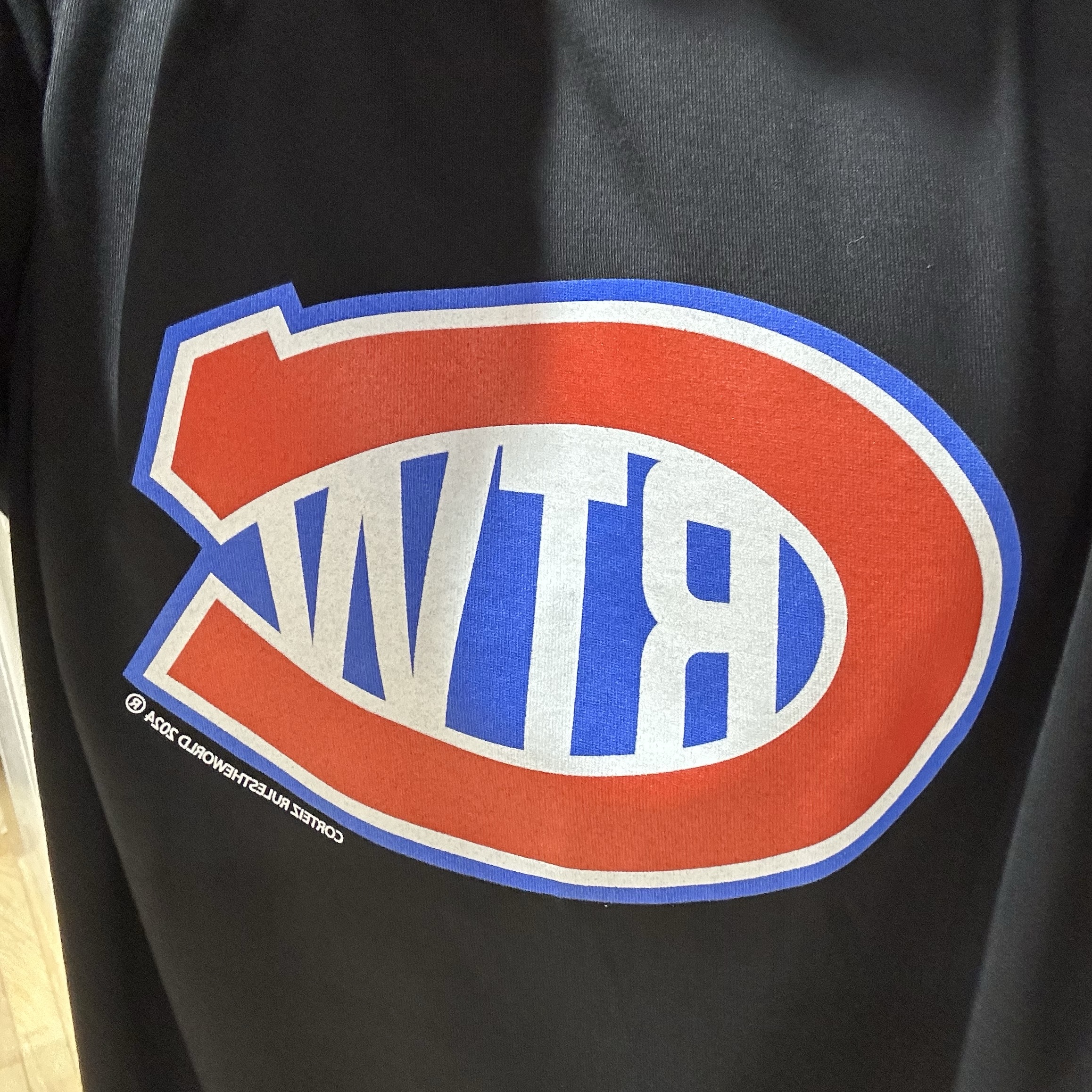 Corteiz C in RTW T-Shirt New Blank Black 착용 스타일