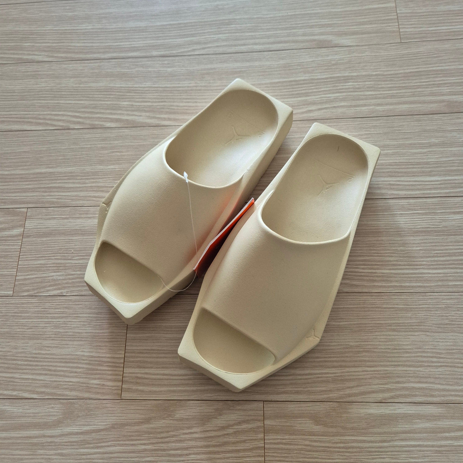(W) Jordan Hex Slide Team Gold 착용 스타일