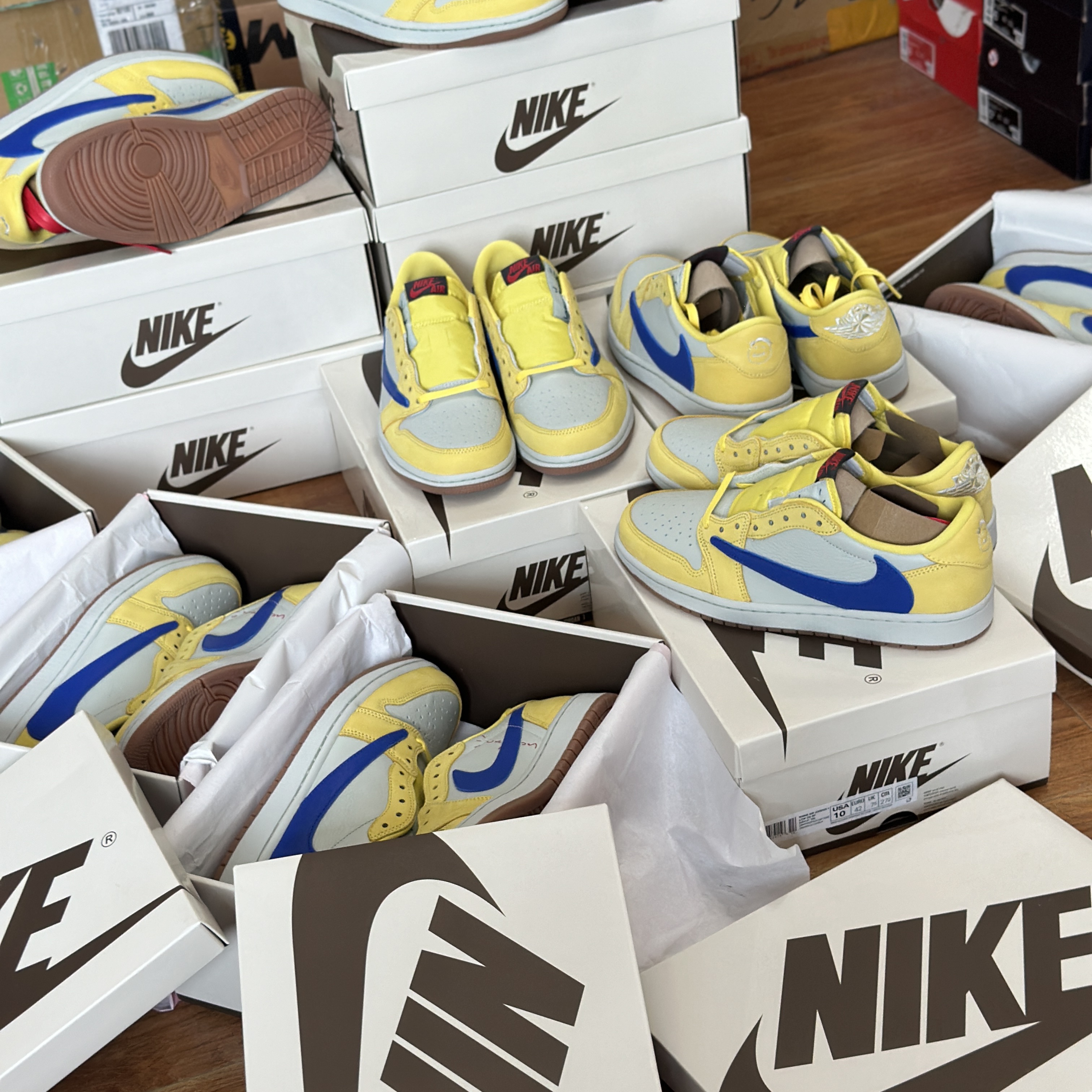 (W) Jordan 1 x Travis Scott Retro Low OG SP Canary 착용 스타일
