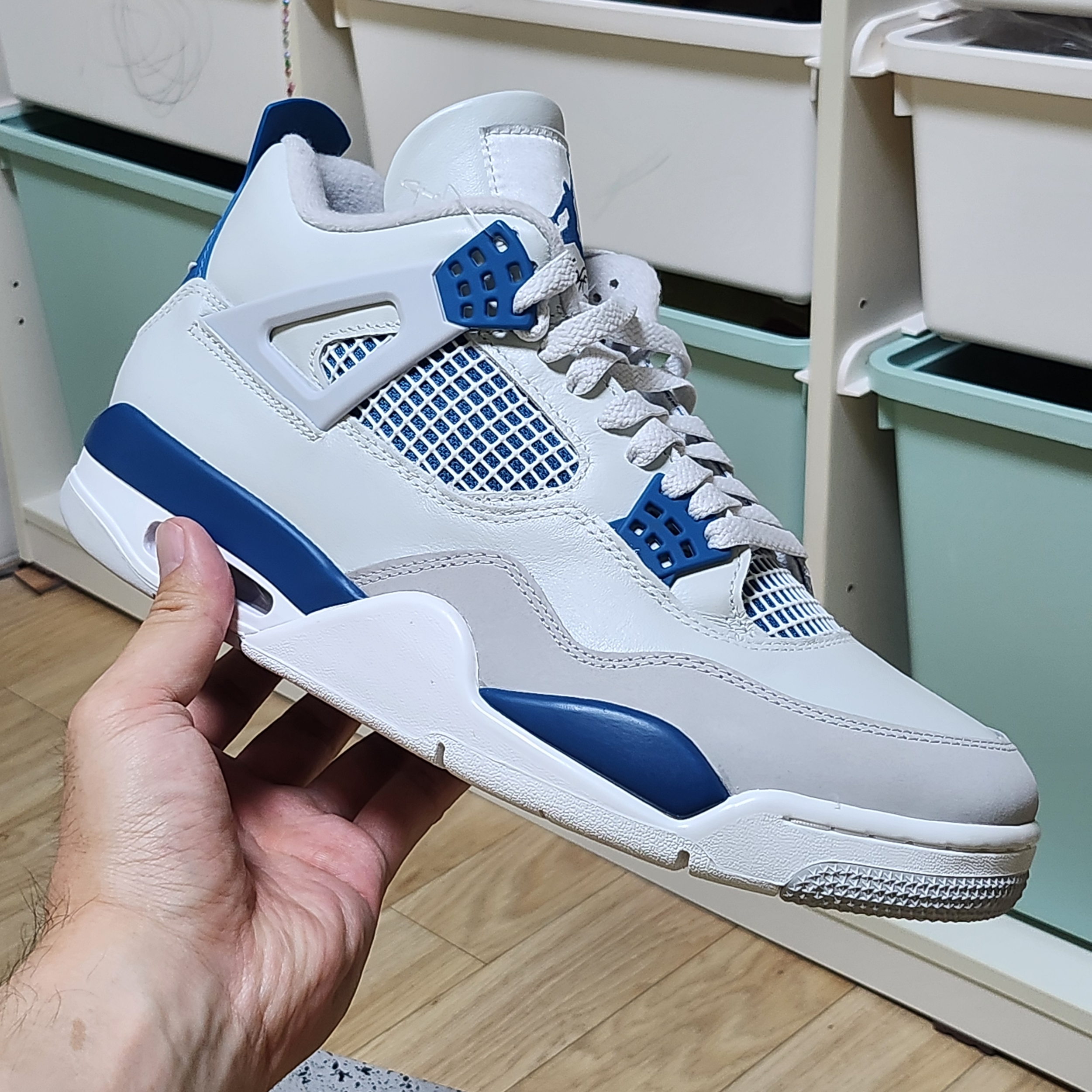 Jordan 4 Retro Industrial Blue 착용 스타일 - 1