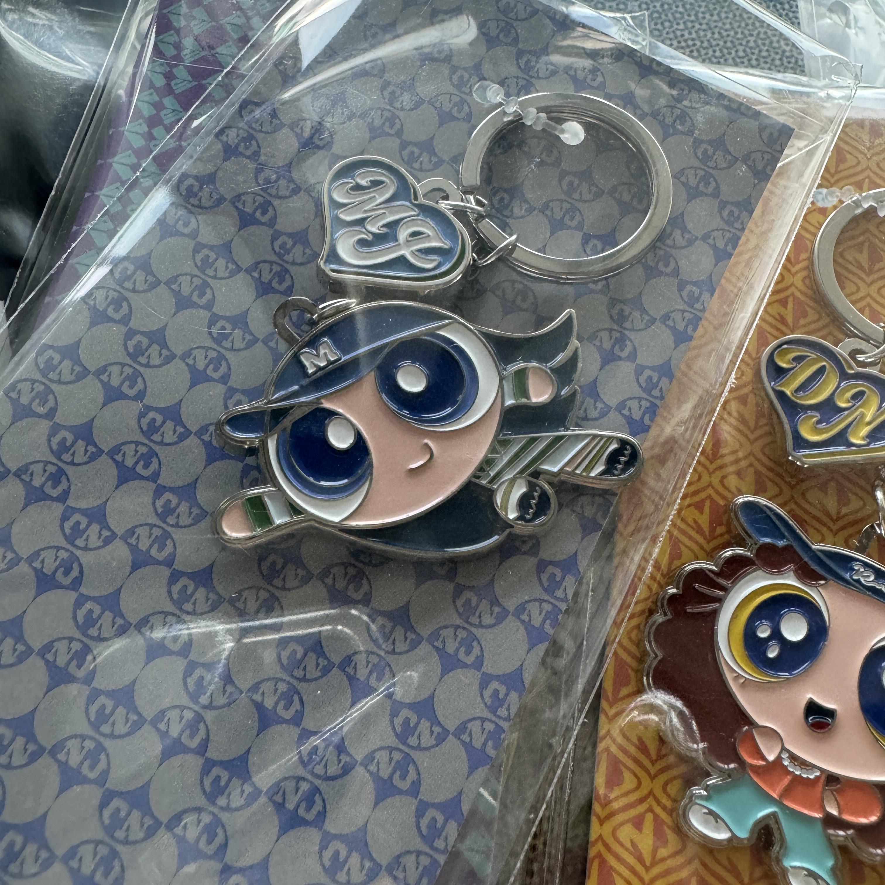 NewJeans x The Power Puff Girls Metal Keyring Minji 착용 스타일