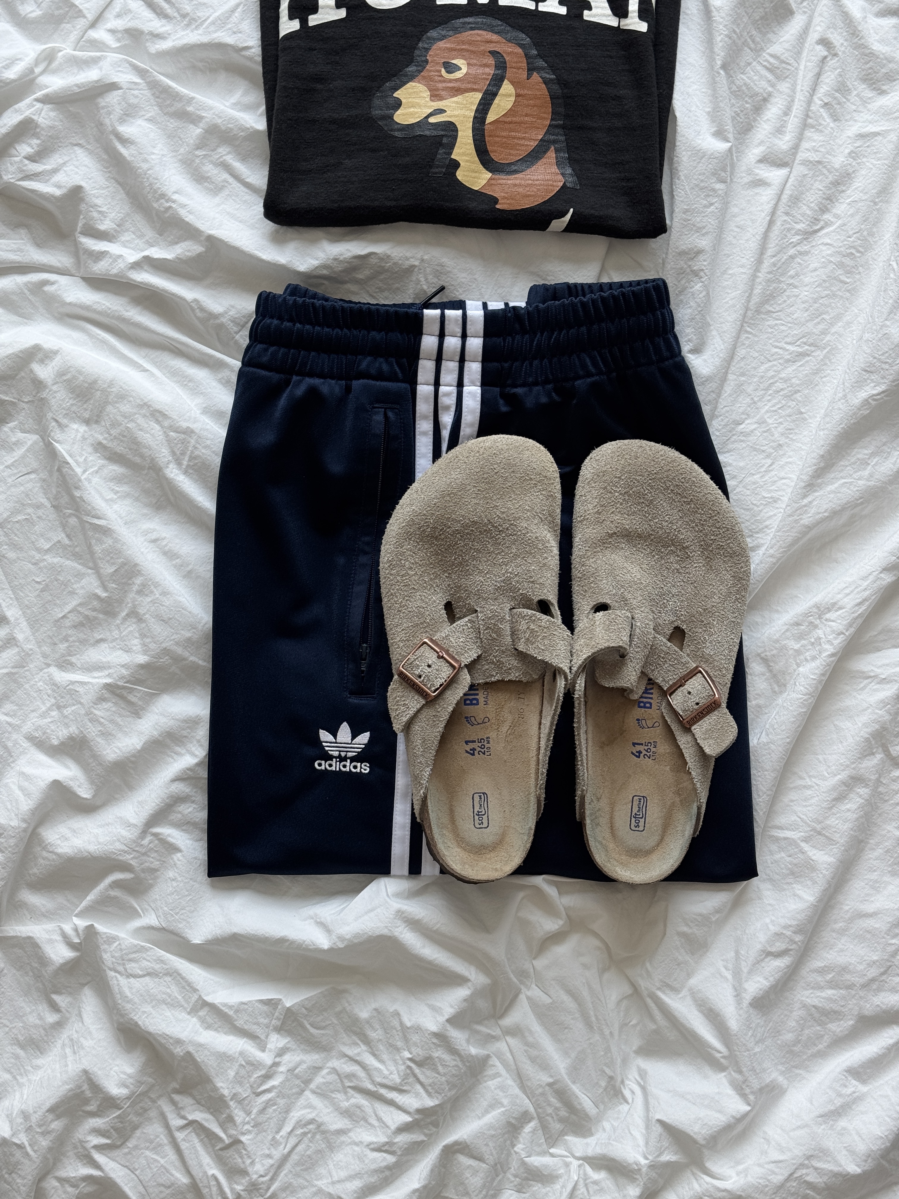 Birkenstock Boston Soft Footbed Taupe - Regular, Human Made Graphic T-Shirt #6 Black 착용 스타일 - 2