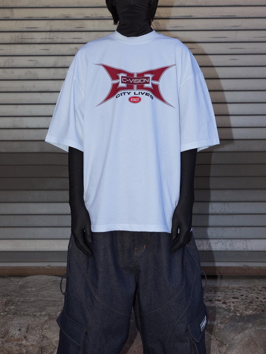 [KREAM 단독] Civision by CSC Cycles Raw Cargo Denim Pants, Civision by CSC City Lives 81 T-Shirt Navy 착용 스타일 - 5