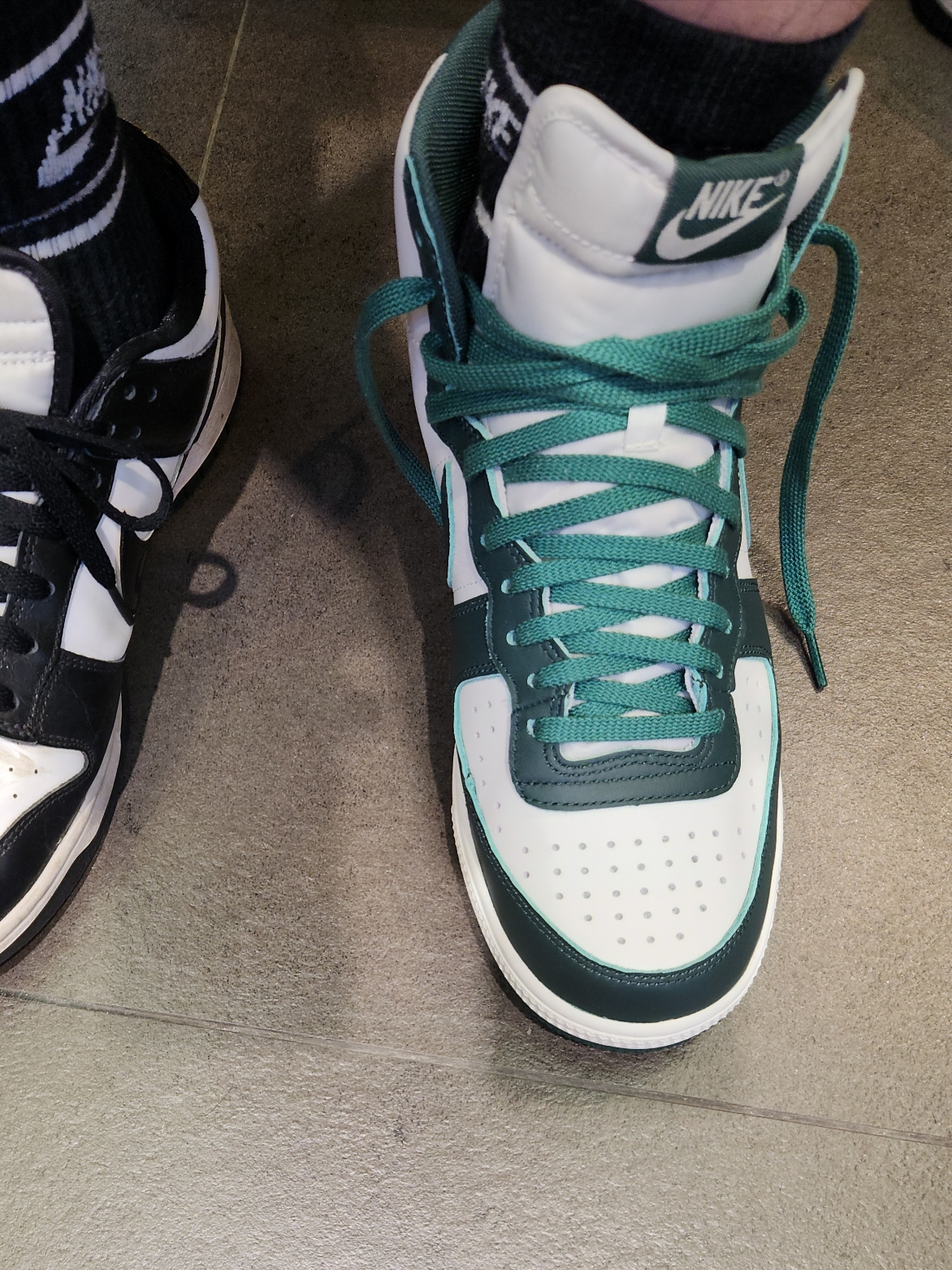 Nike Terminator High Noble Green, Nike Dunk Low Retro SE Black 착용 스타일 - 2