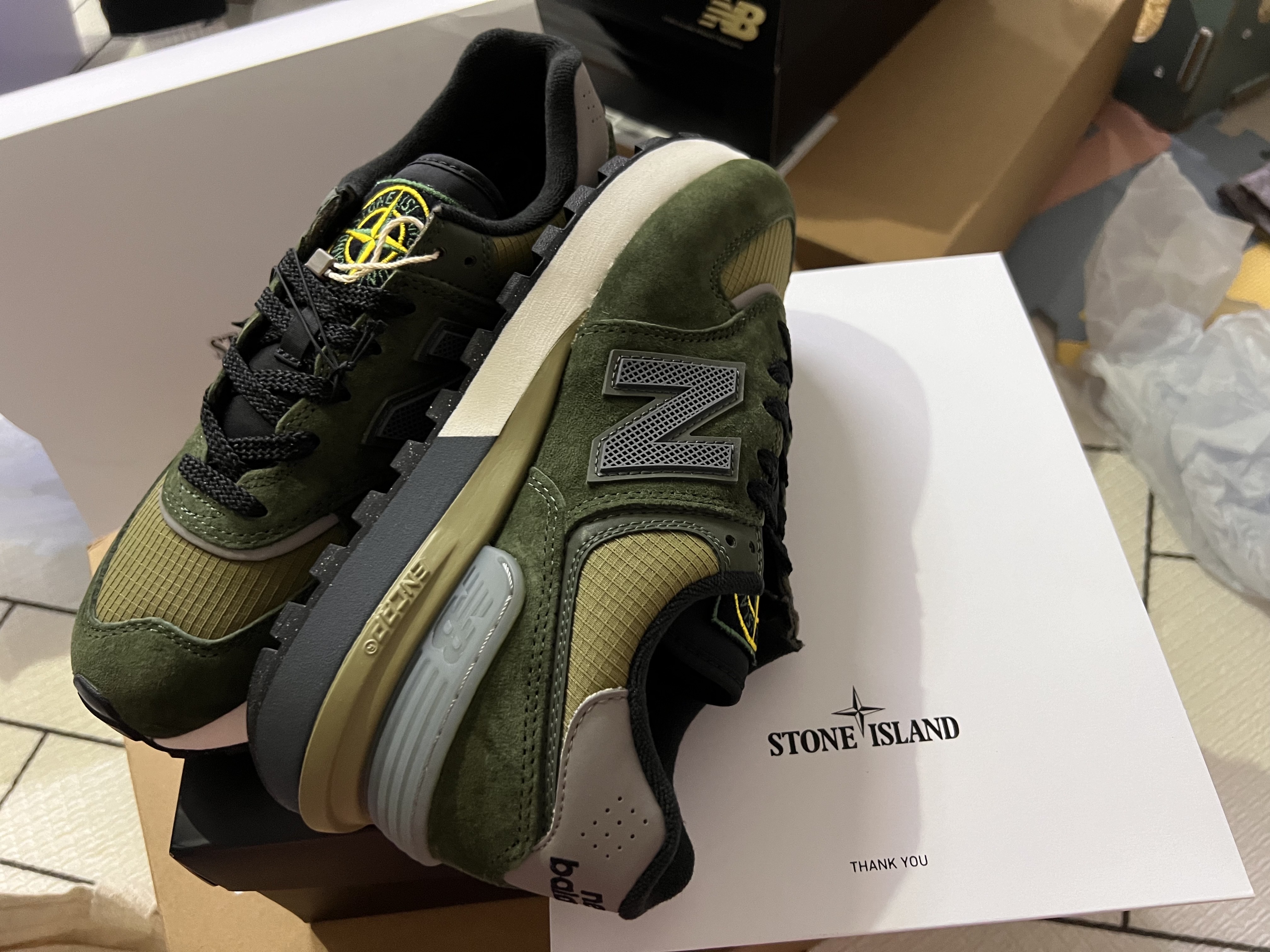 New Balance x Stone Island 574 Legacy Dark Green 착용 스타일