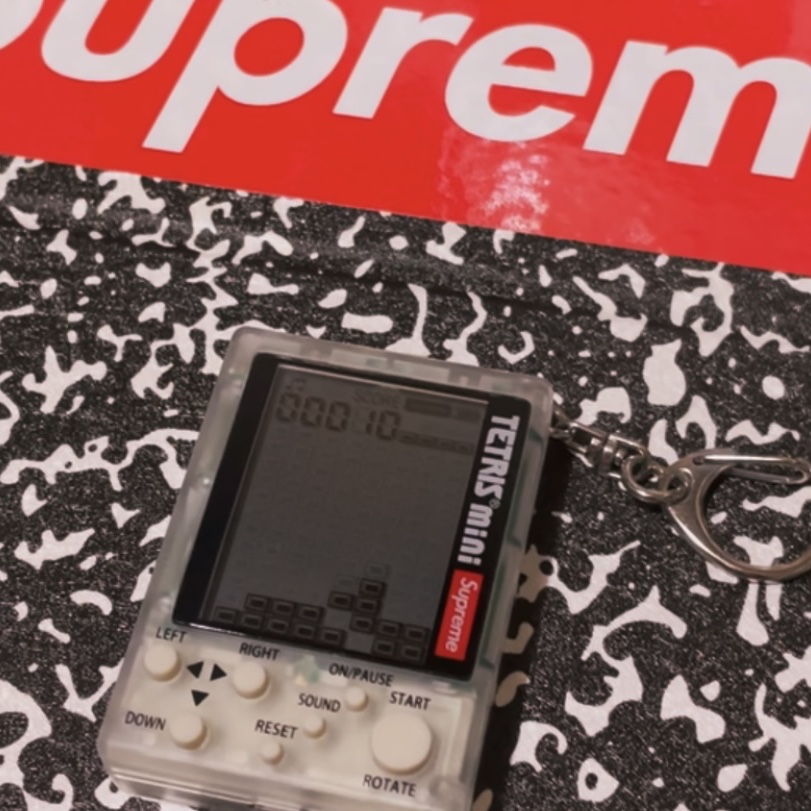 Supreme x Tetris Mini Clear - 24SS (Korean Ver.) 착용 스타일