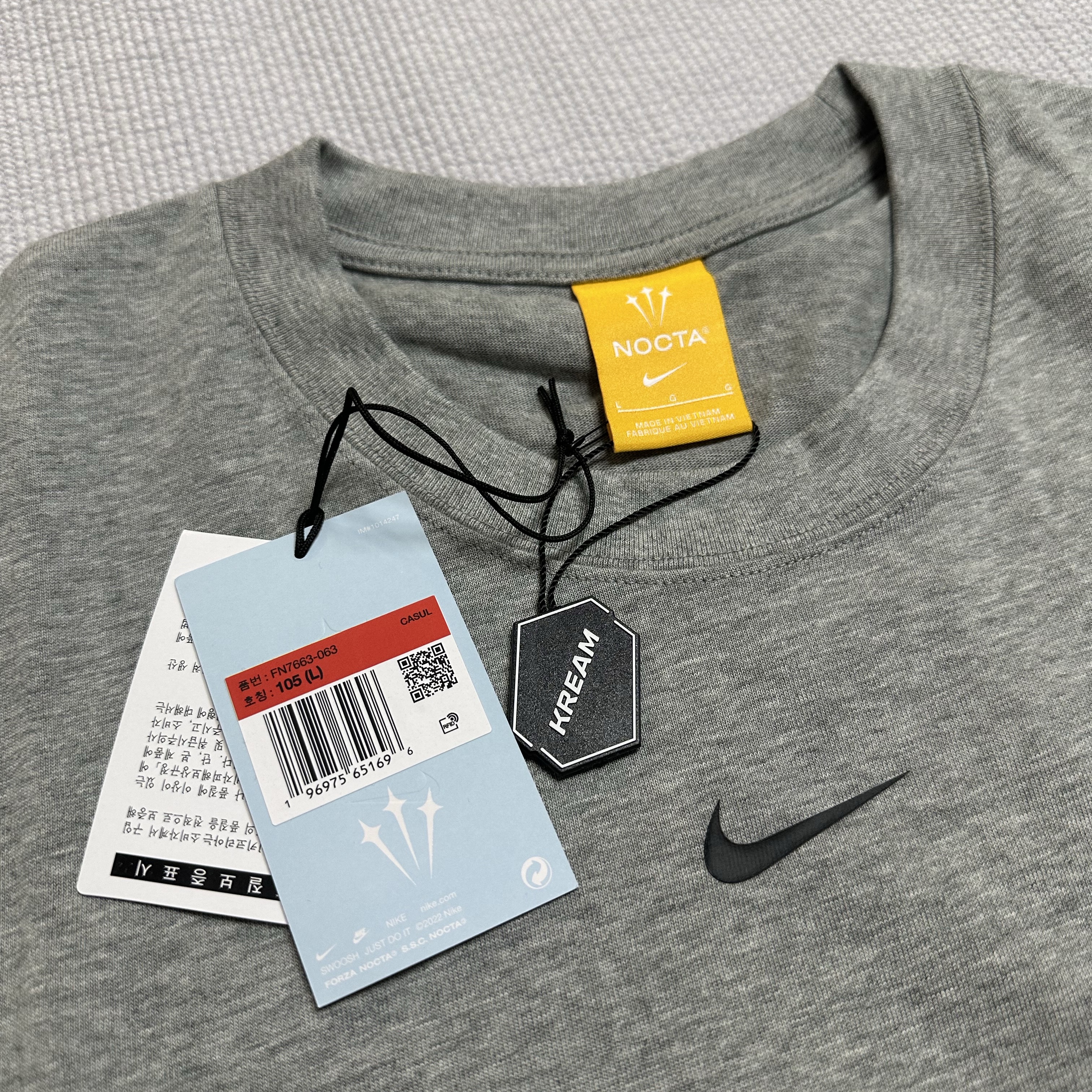 Nike x Drake Nocta Max 90 T-Shirt Dark Heather Grey (FN7663-063) 착용 스타일 - 1