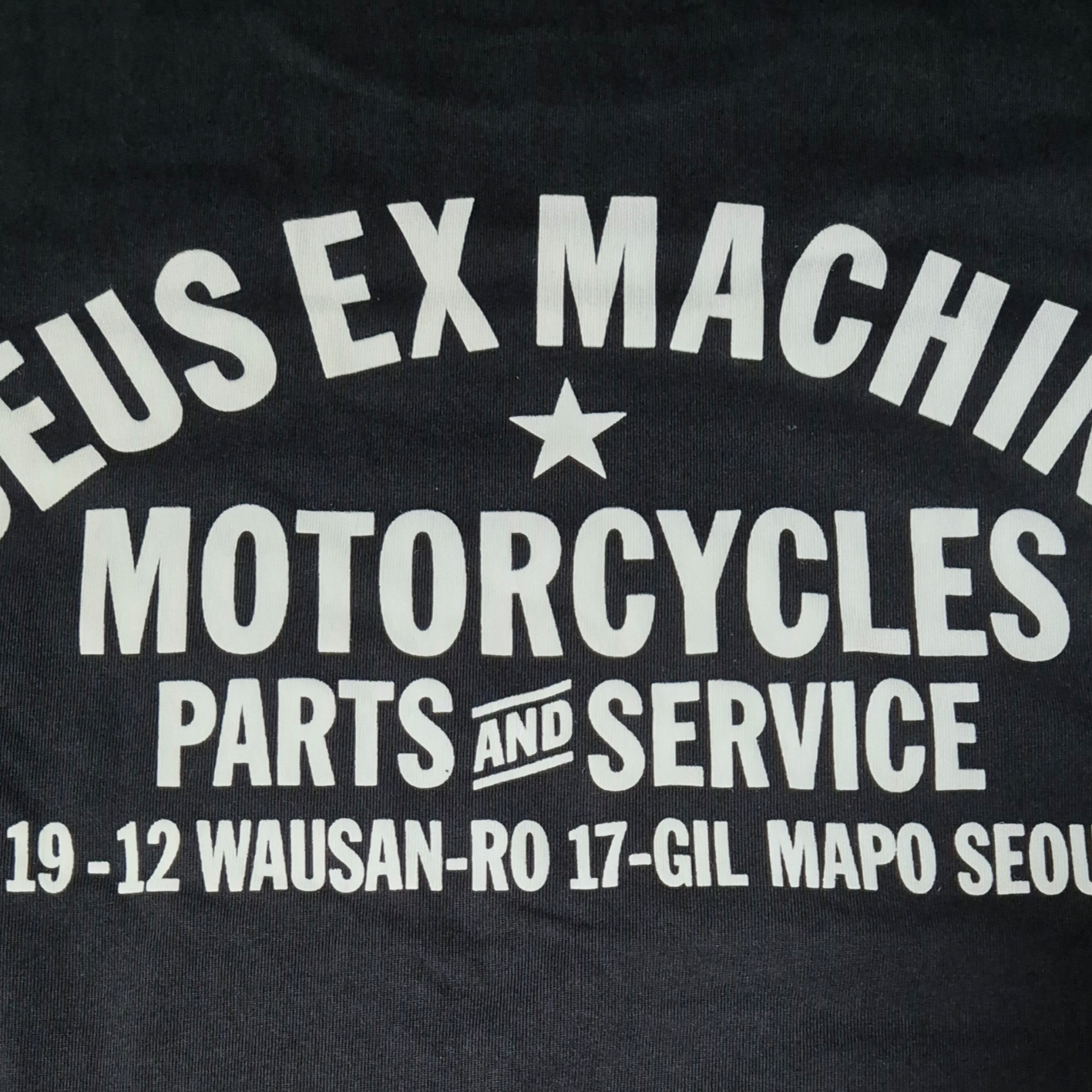 Deus Ex Machina Seoul Address T-Shirt Black 착용 스타일 - 4