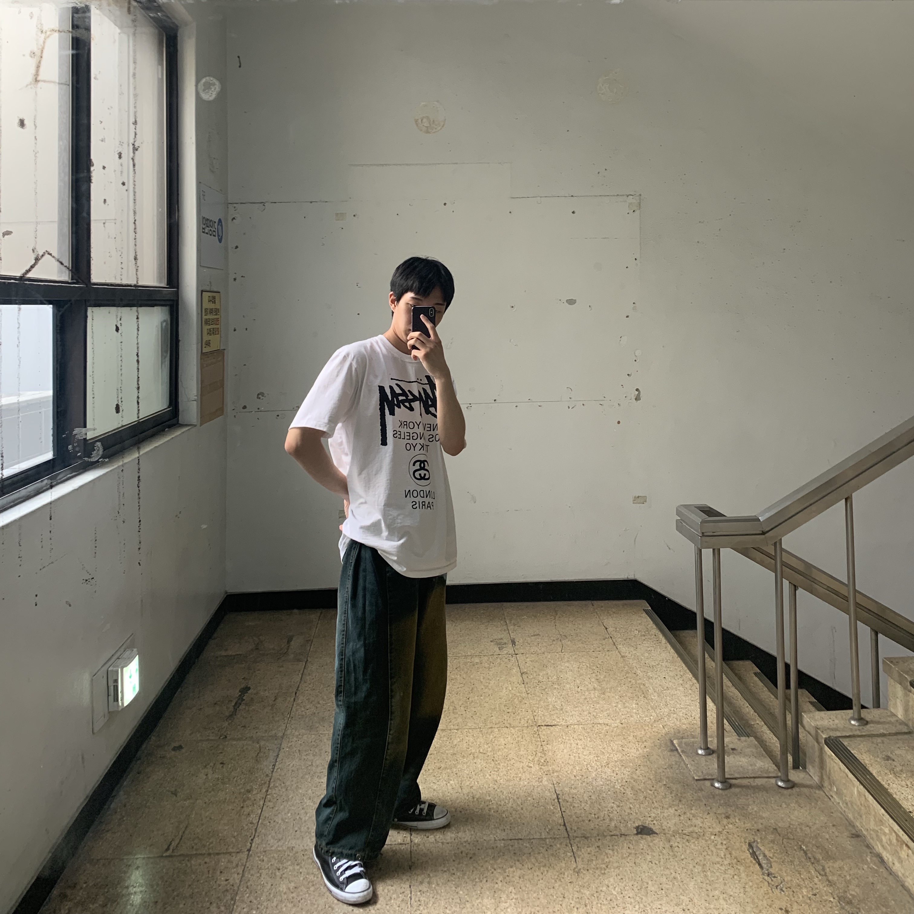 Stussy World Tour T-Shirt White 2023, Stussy World Tour T-Shirt White 2024,2025 착용 스타일