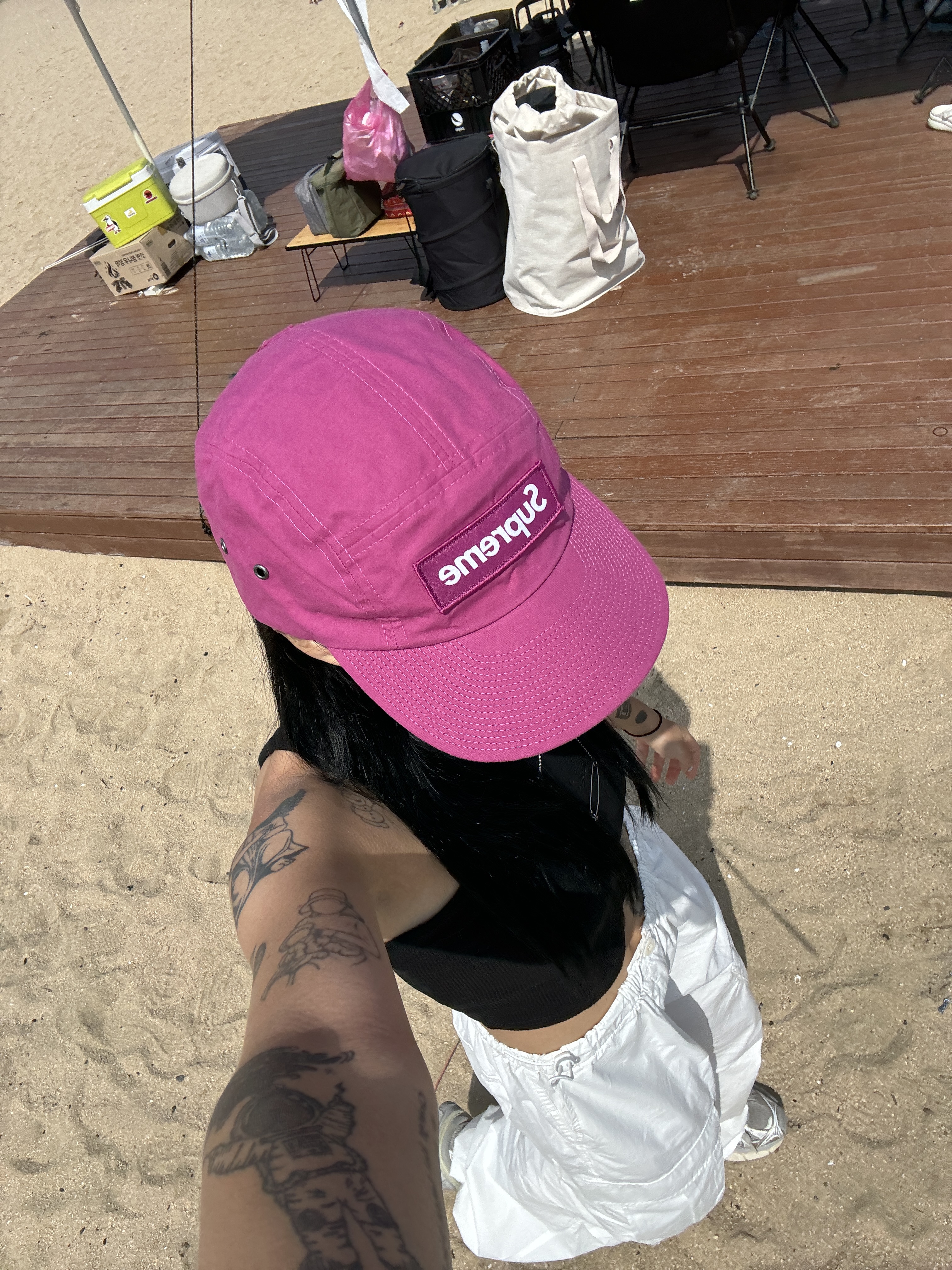 Balenciaga 3XL Sneakers Light Beige, Supreme Waxed Cotton Camp Cap Magenta - 23FW 착용 스타일