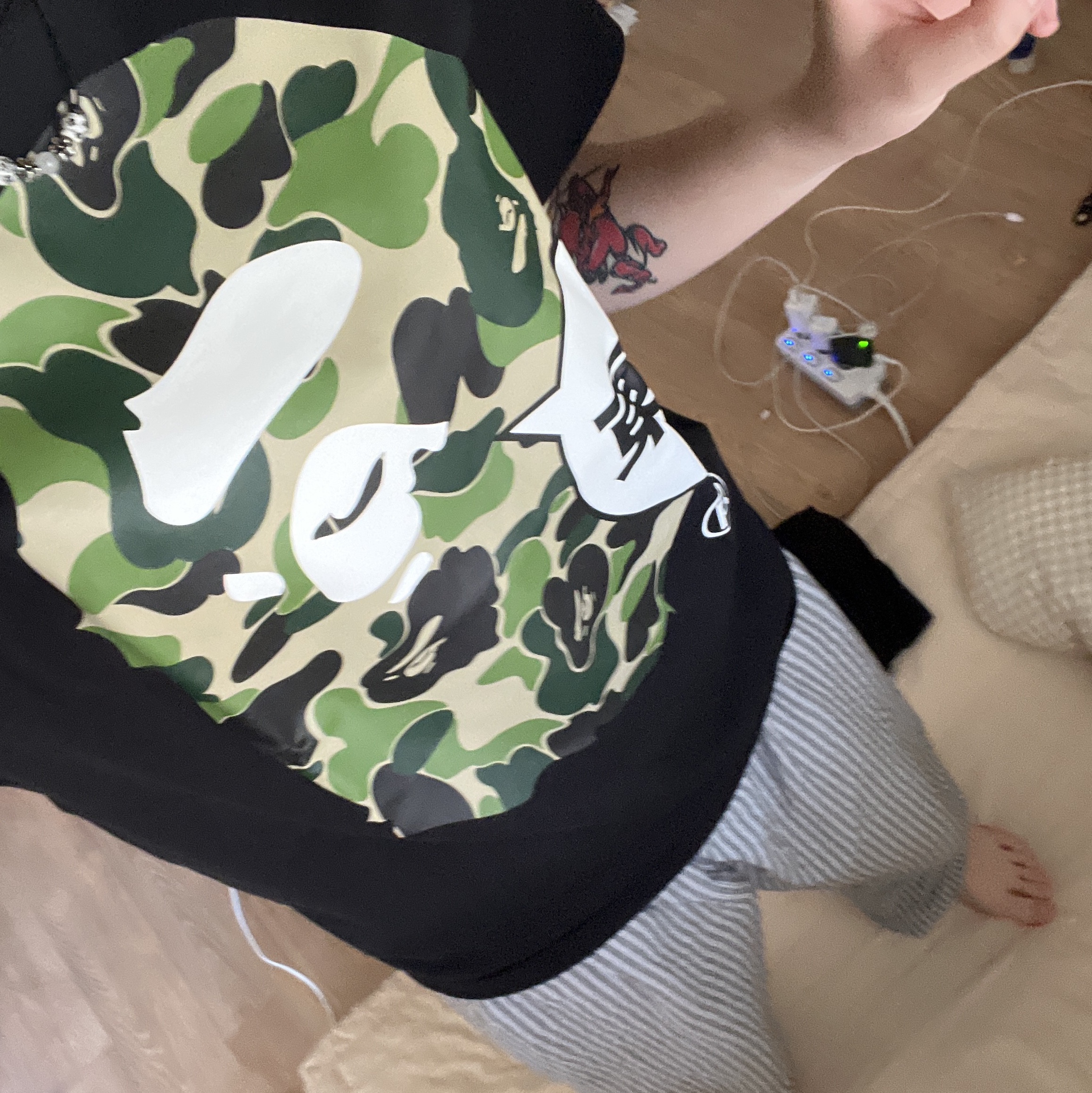 BAPE City Tokyo Big Ape Head T-Shirt Black 착용 스타일