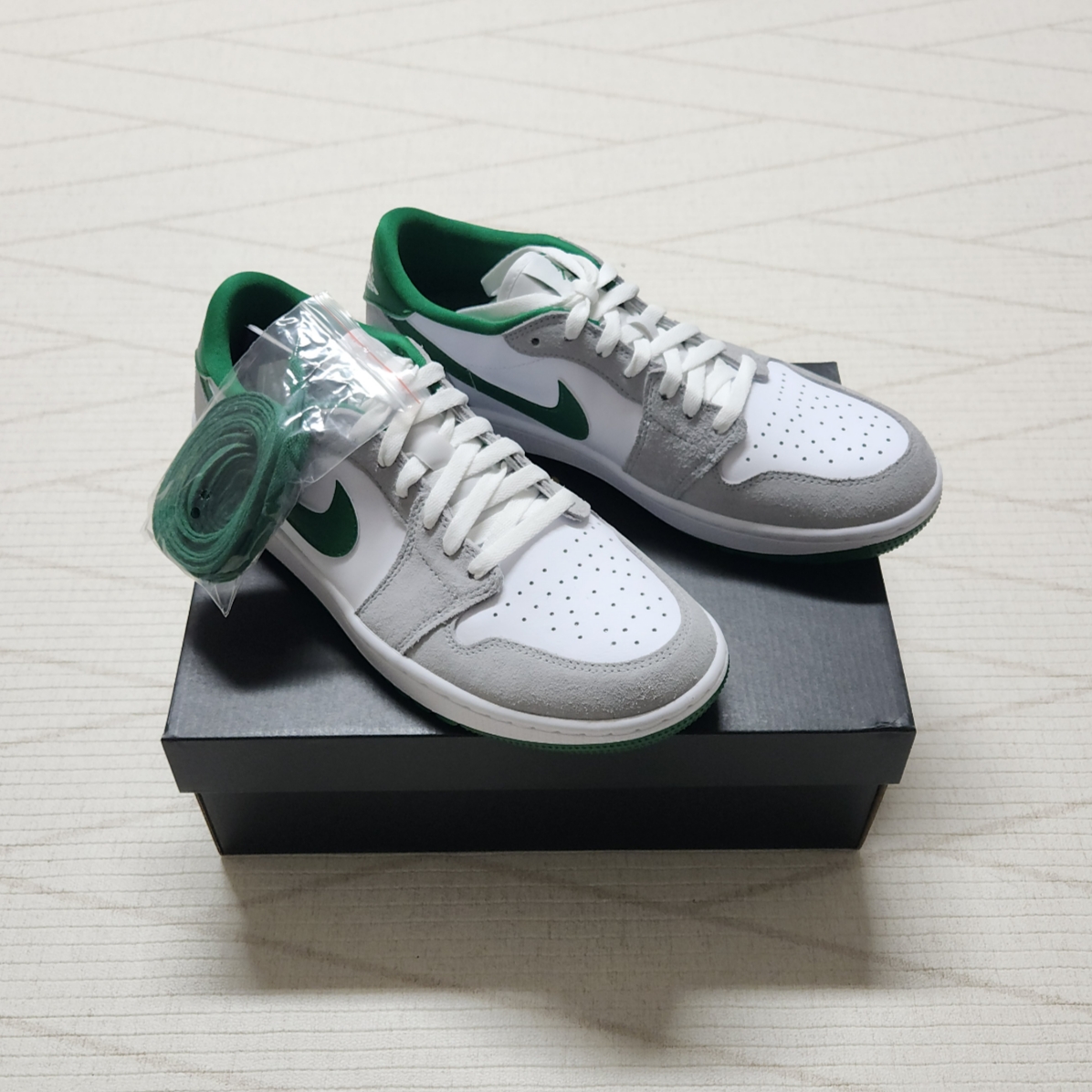 Jordan 1 Low Golf Pine Green 착용 스타일 - 1