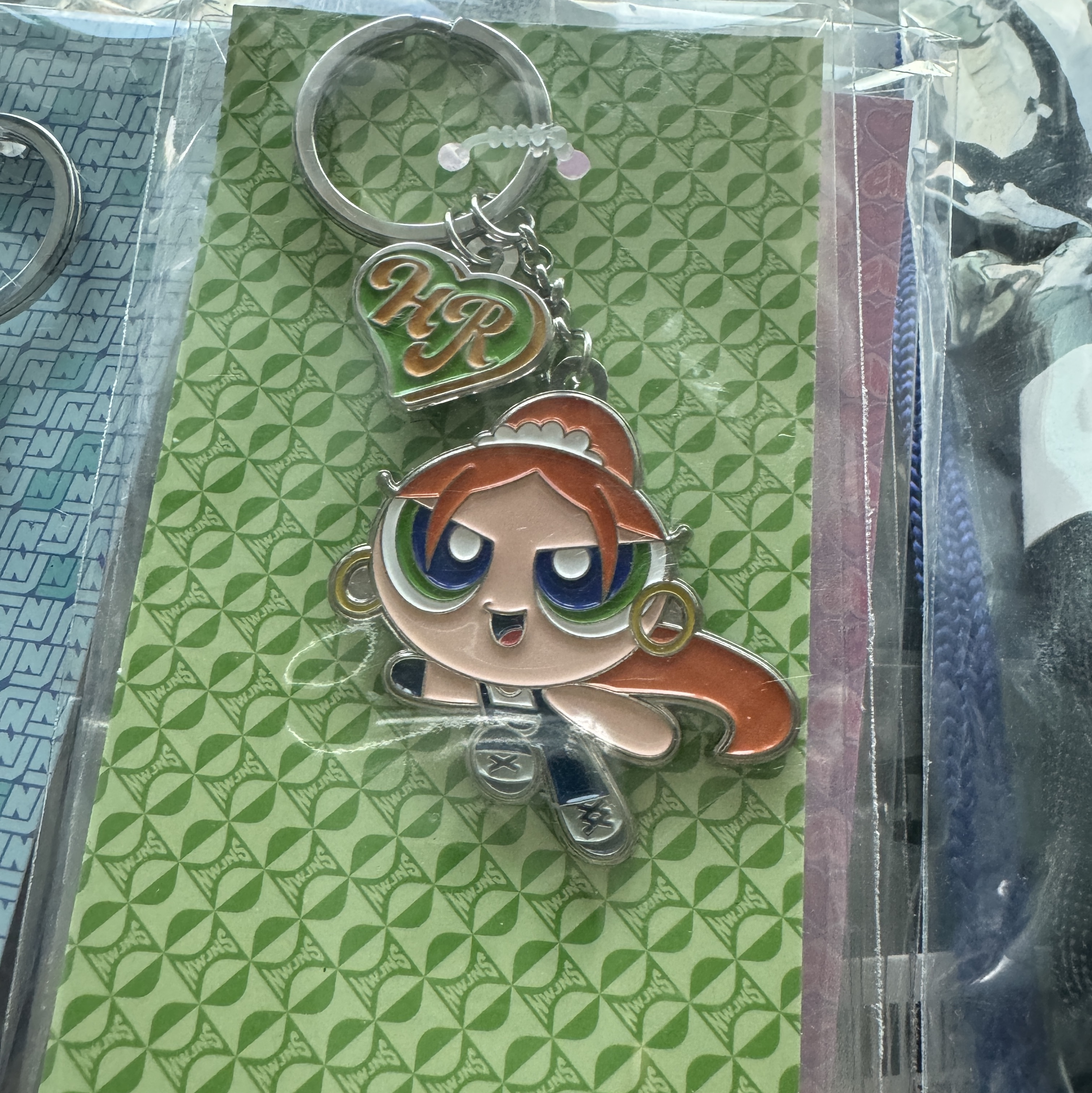 NewJeans x The Power Puff Girls Metal Keyring Haerin 착용 스타일