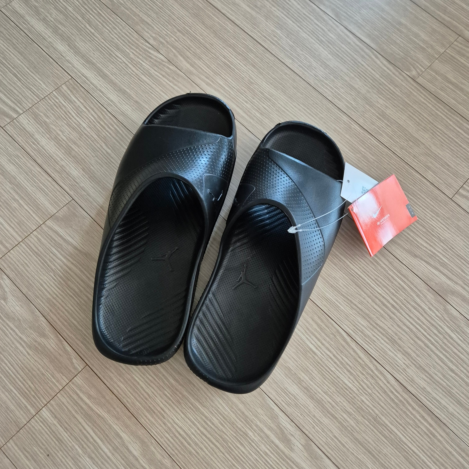 Jordan Post Slide Black 착용 스타일