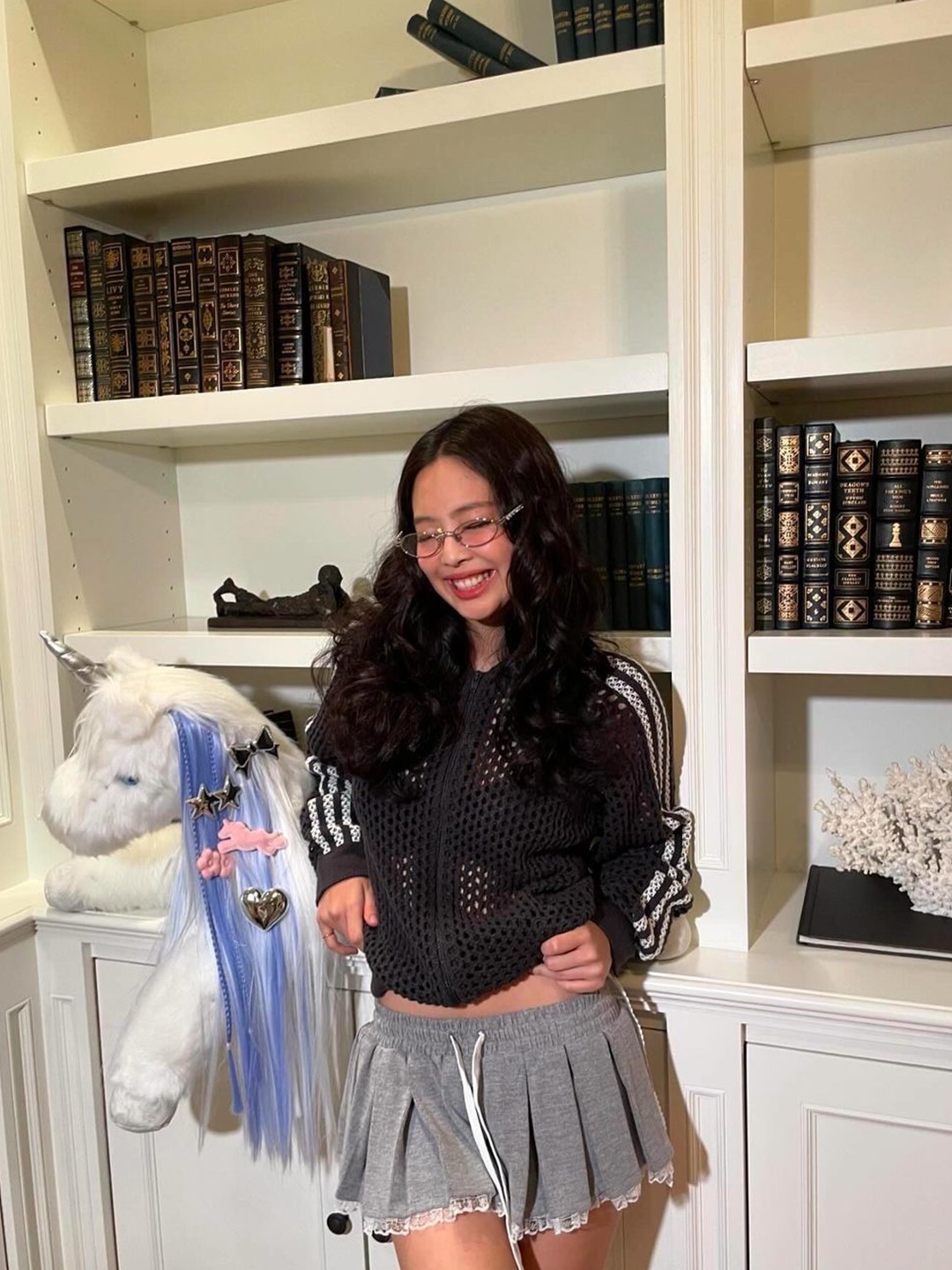 (W) Miu Miu Light Wool Miniskirt Slate Gray, (W) Courreges Reedition Vinyl Mini Skirt Steel Grey 착용 스타일 - 2