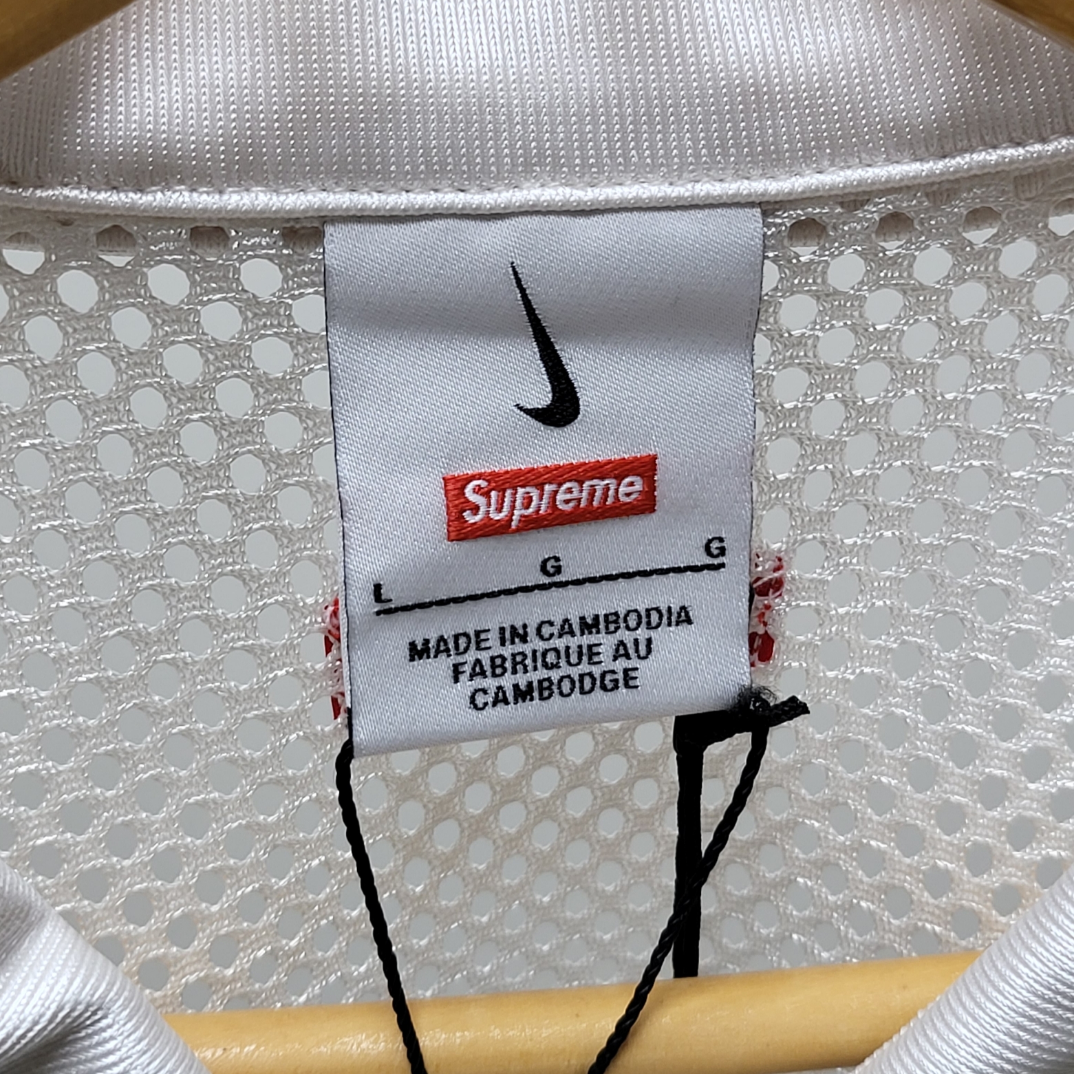 Supreme x Nike Mesh S/S Shirt White - 24SS 착용 스타일 - 1