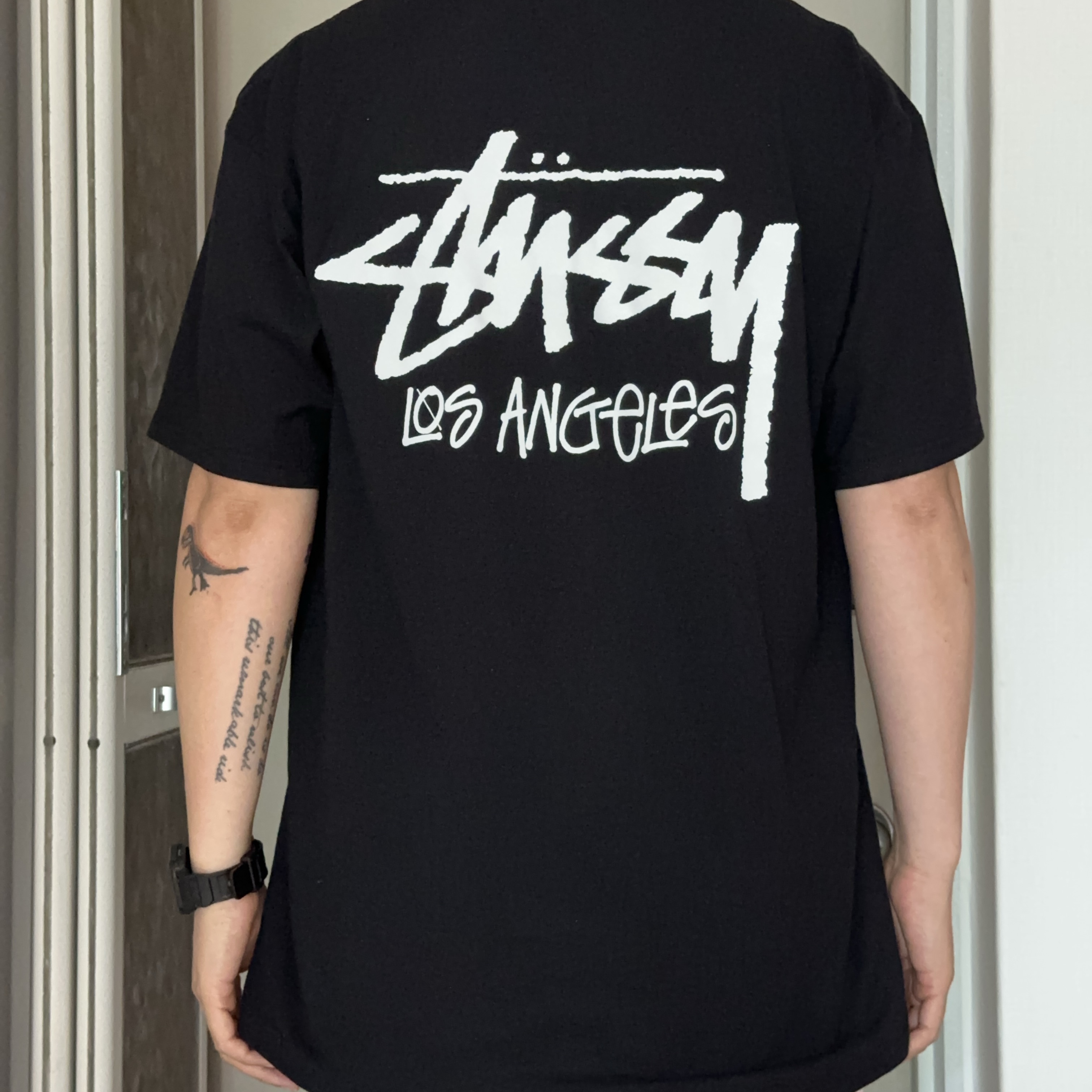 Stussy Stock Los Angeles T-Shirt Black, Stussy Stock Bucket Hat Black 착용 스타일 - 4