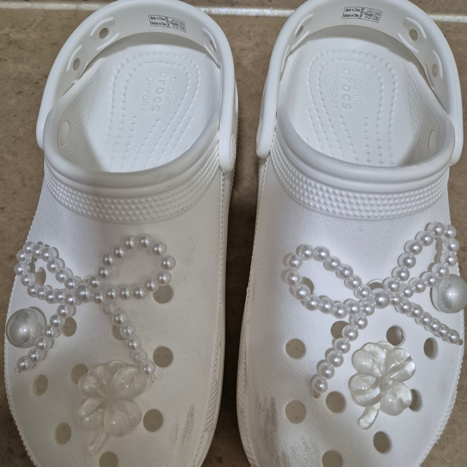 (Kids) Crocs Classic Cutie Clog White 착용 스타일