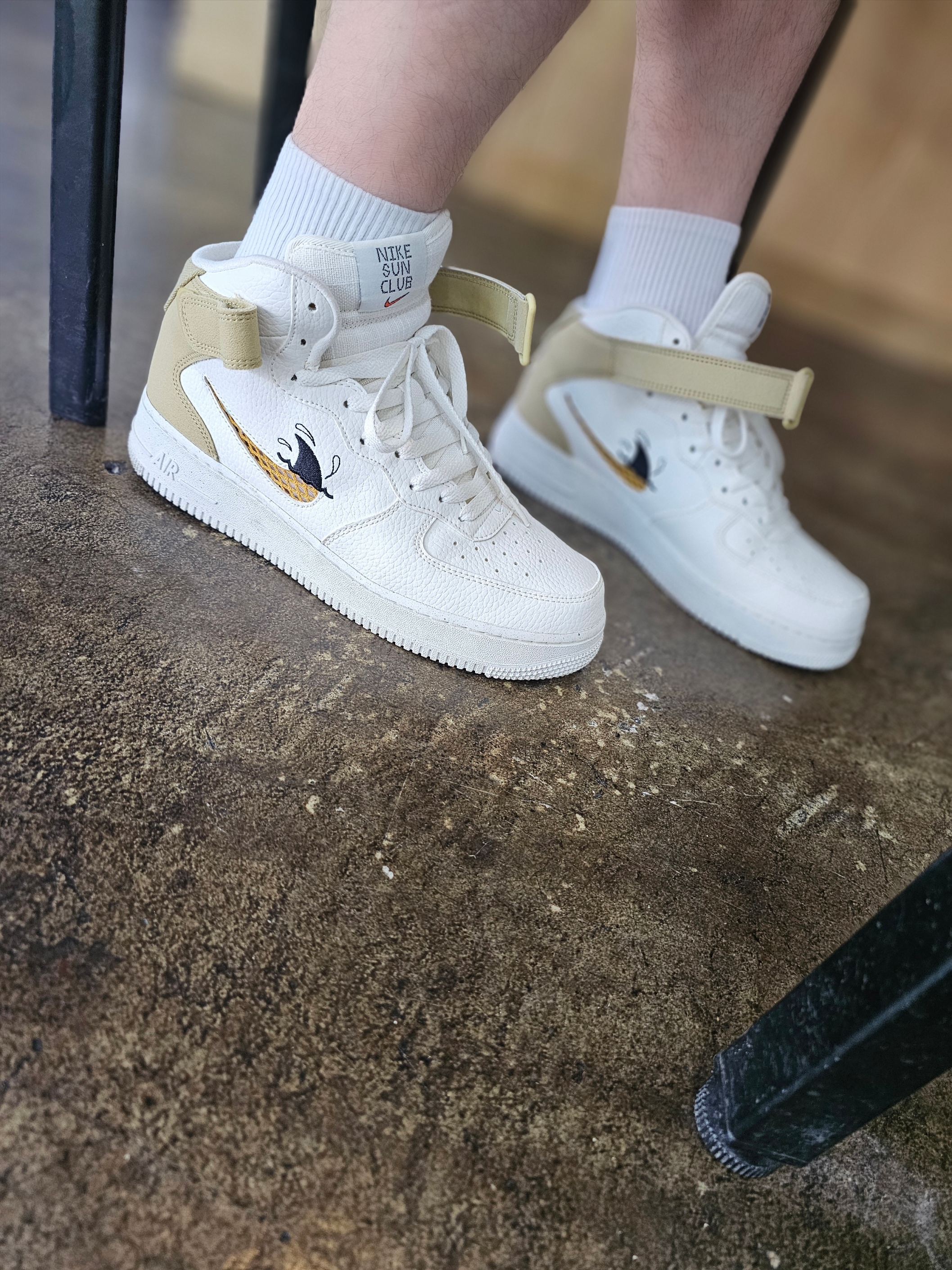 Nike Air Force 1 Mid '07 LX Pale Ivory and Shimmer, Nike Air Force 1 Mid '07 LV8 Next Nature Sun Club 착용 스타일 - 2