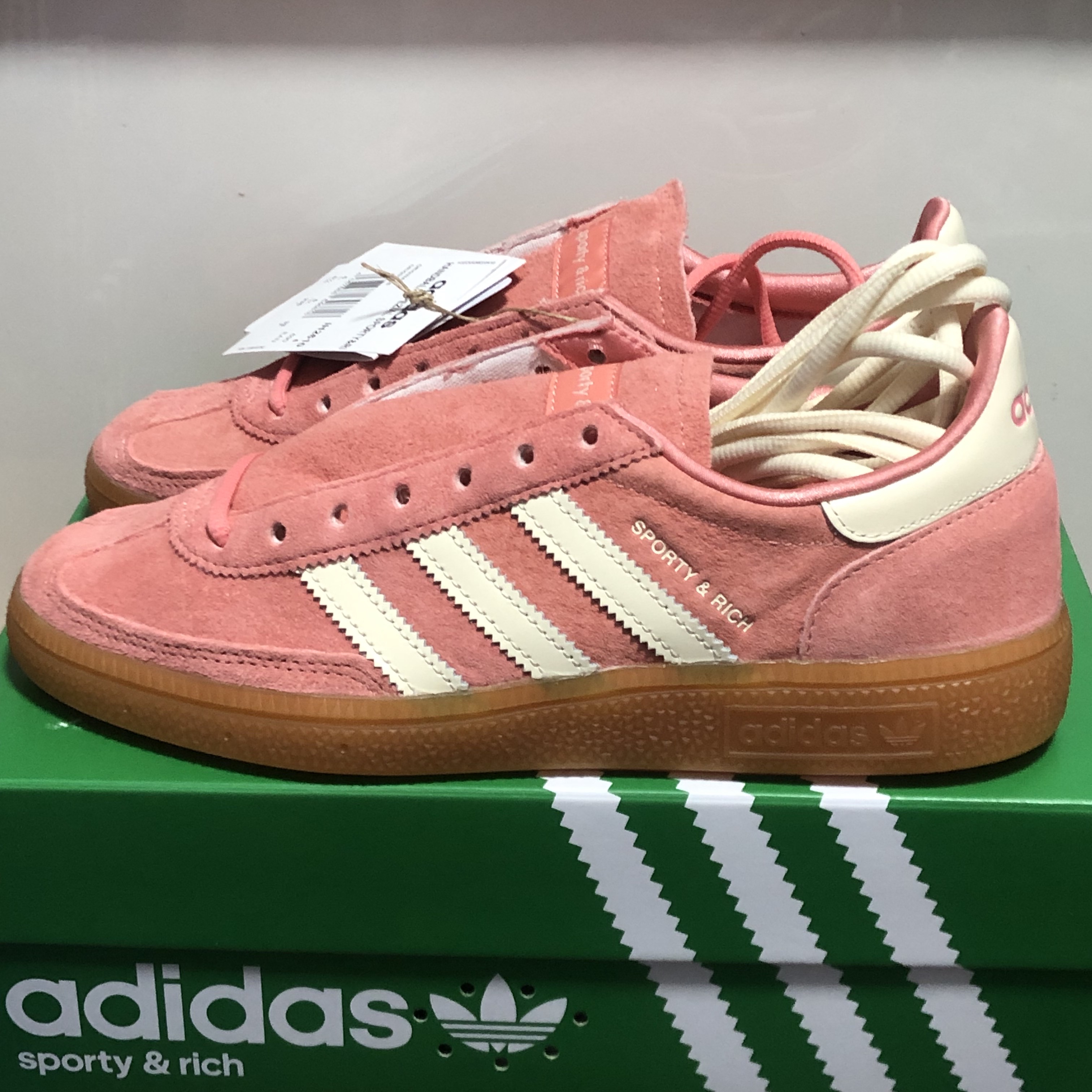 Adidas x Sporty & Rich Spezial Handball Pantone Cream White 착용 스타일