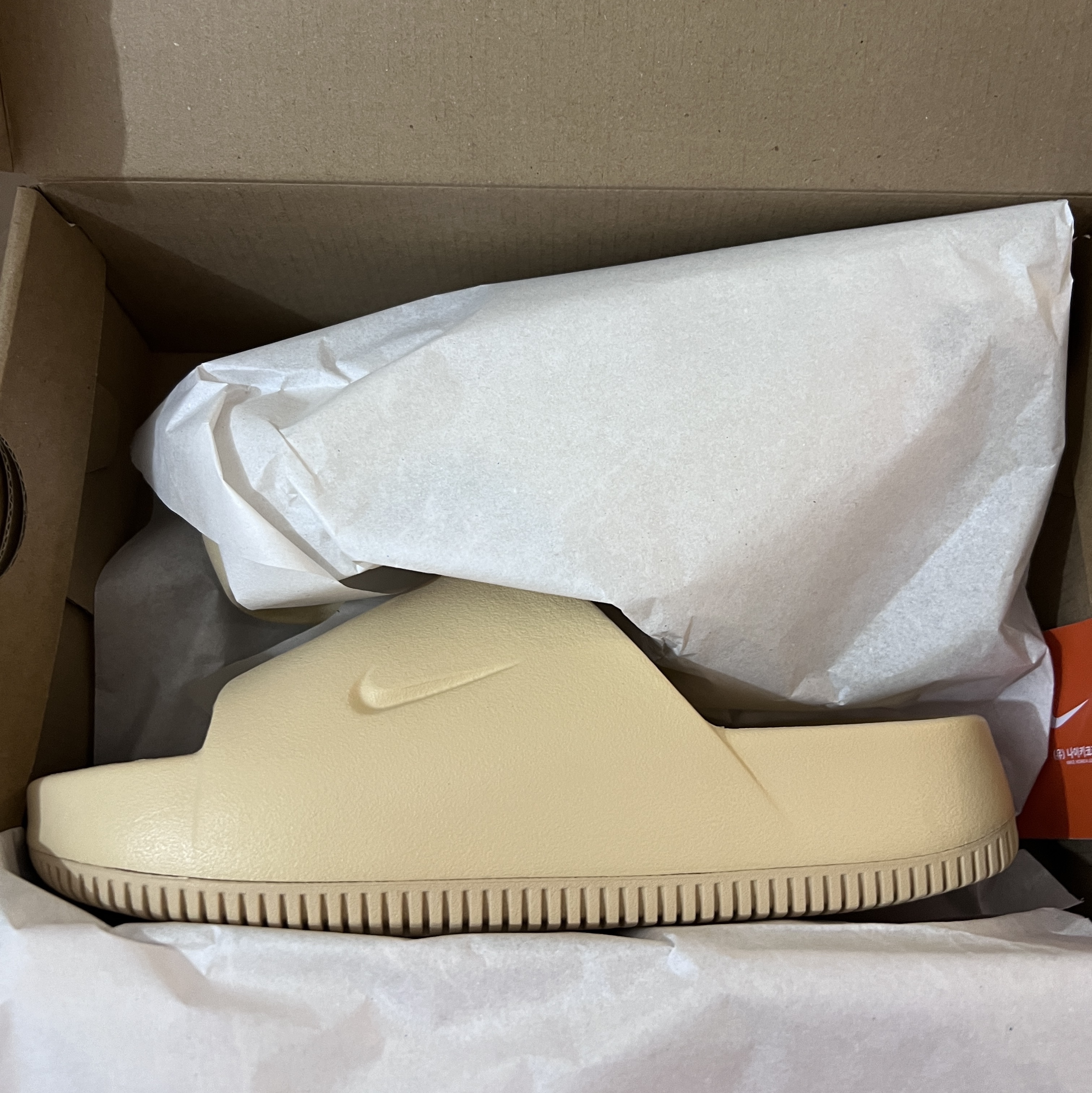 (W) Nike Calm Slide Sesame 착용 스타일