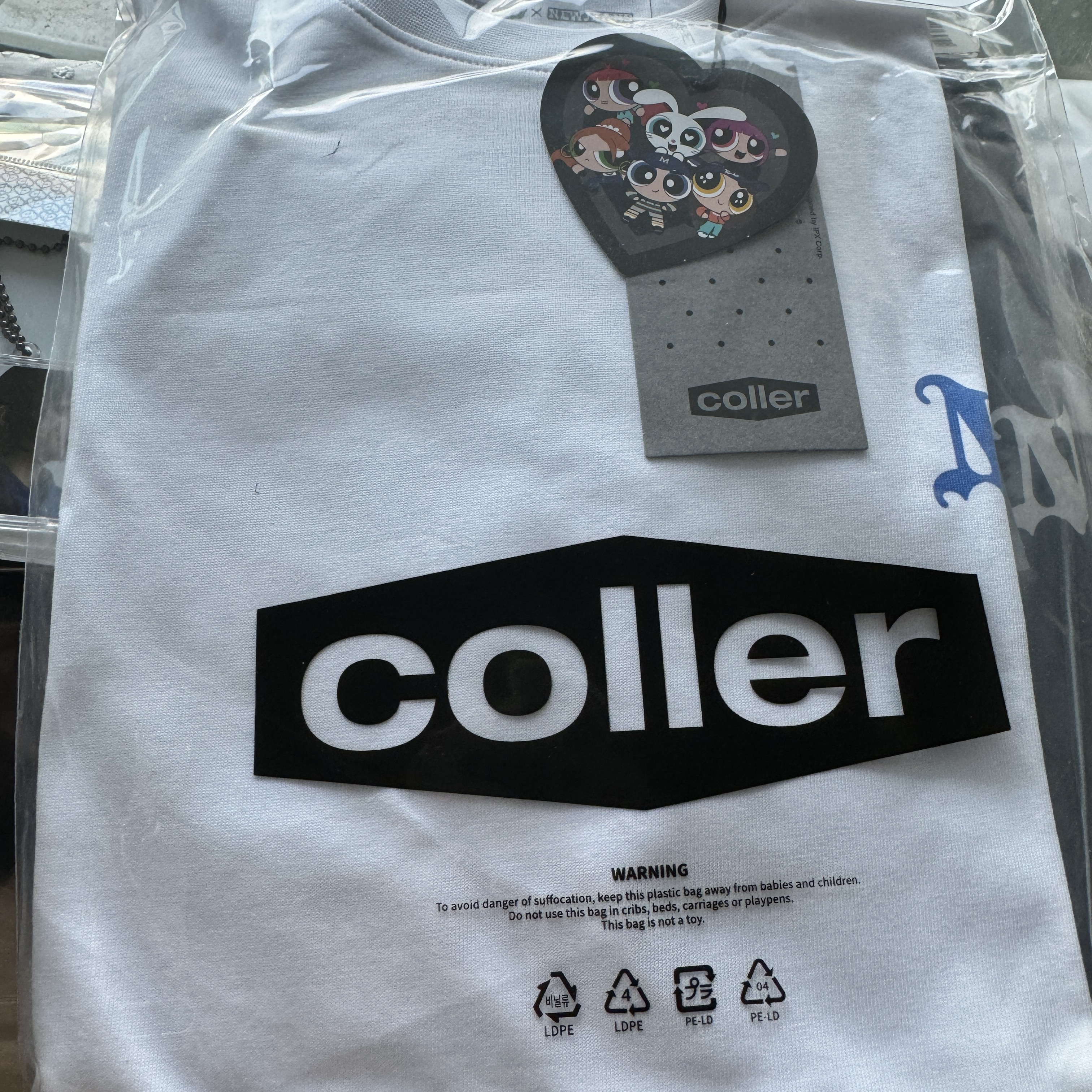 NewJeans x The Powerpuff Girls T-Shirt White 착용 스타일